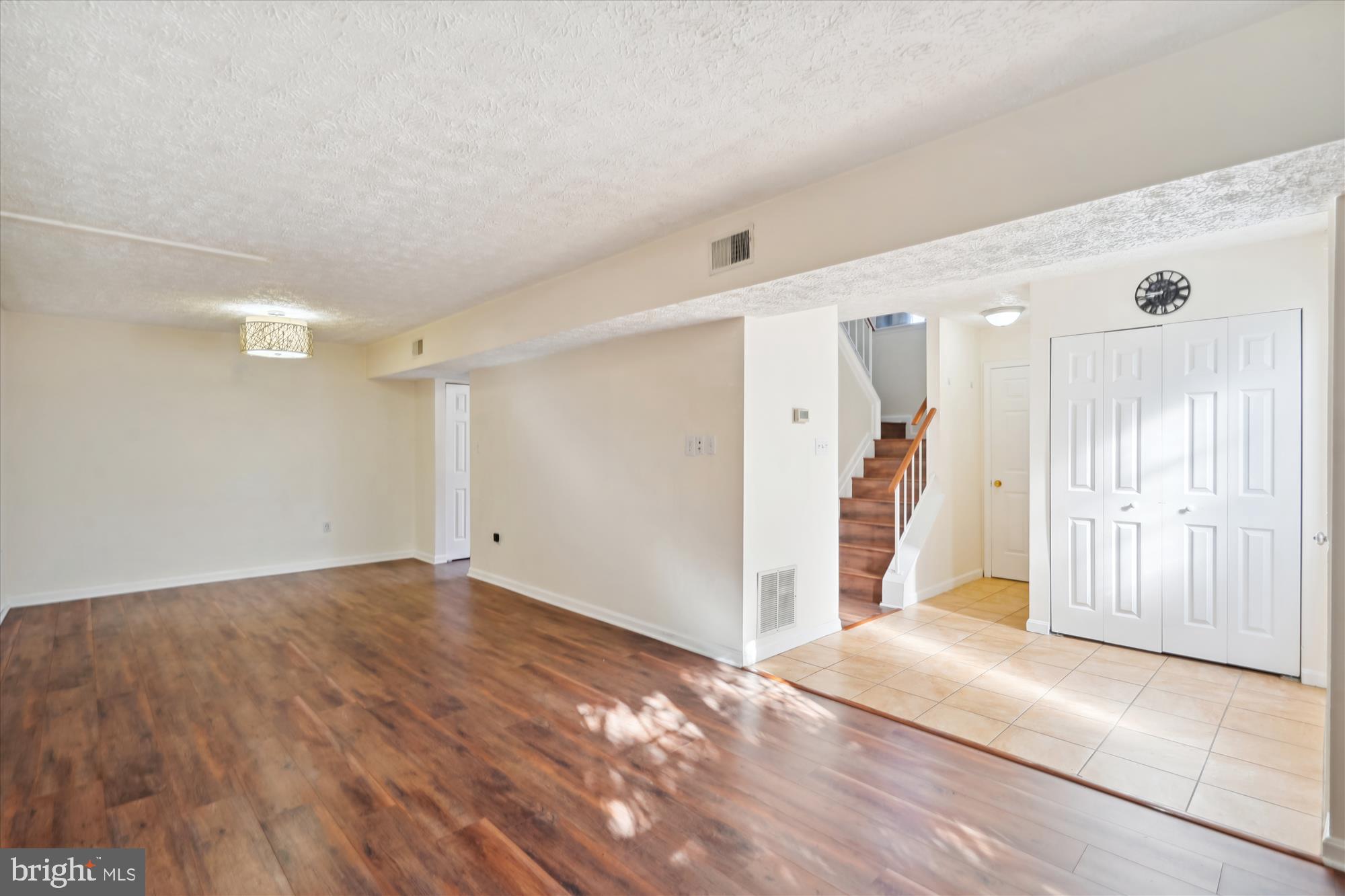 SINGLETONS GROVE - Residential Lease