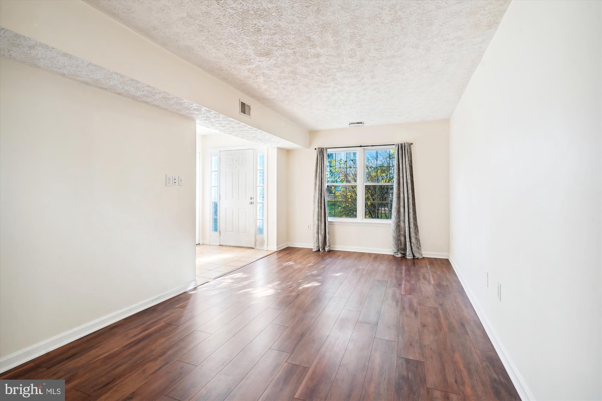 SINGLETONS GROVE - Residential Lease