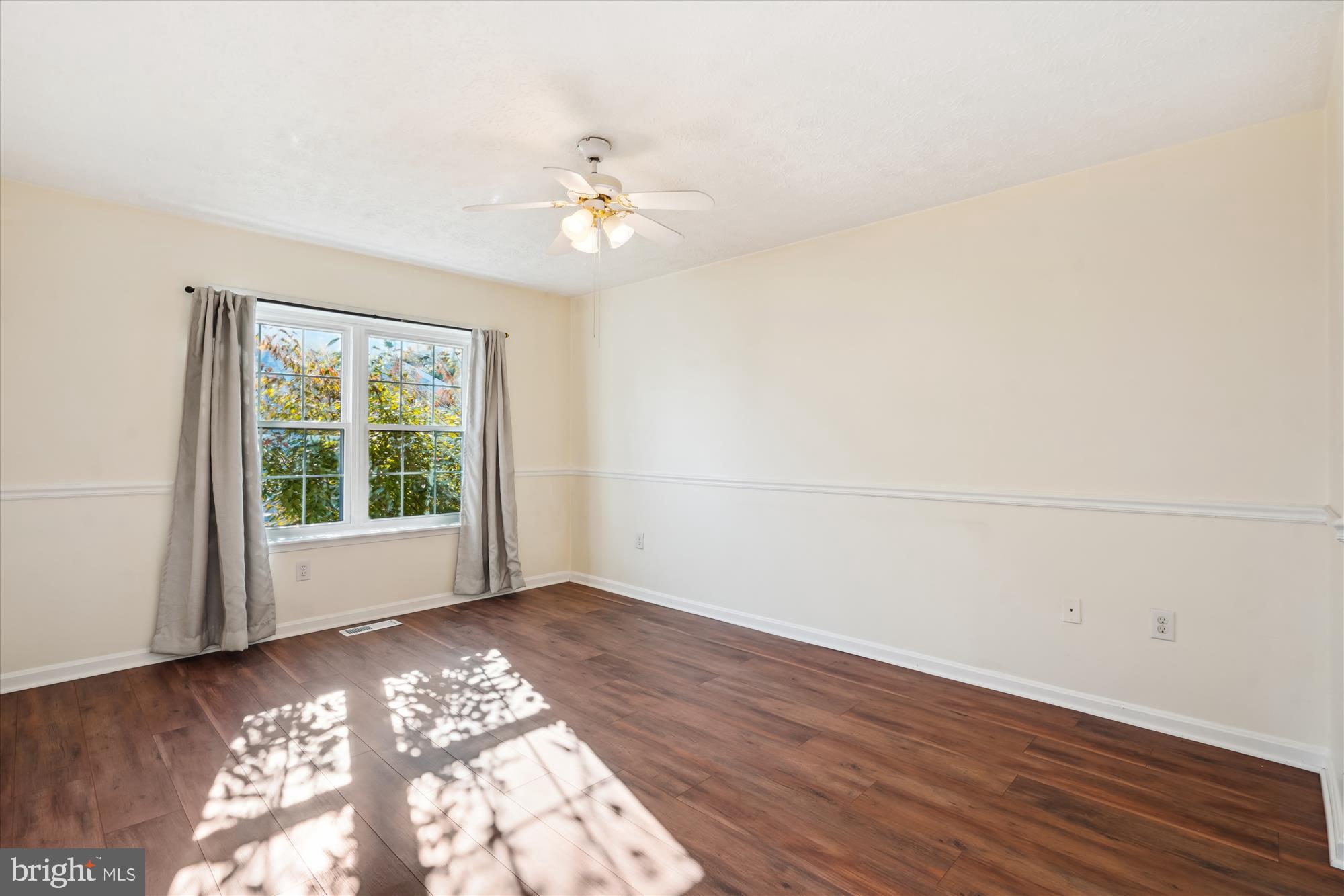 SINGLETONS GROVE - Residential Lease