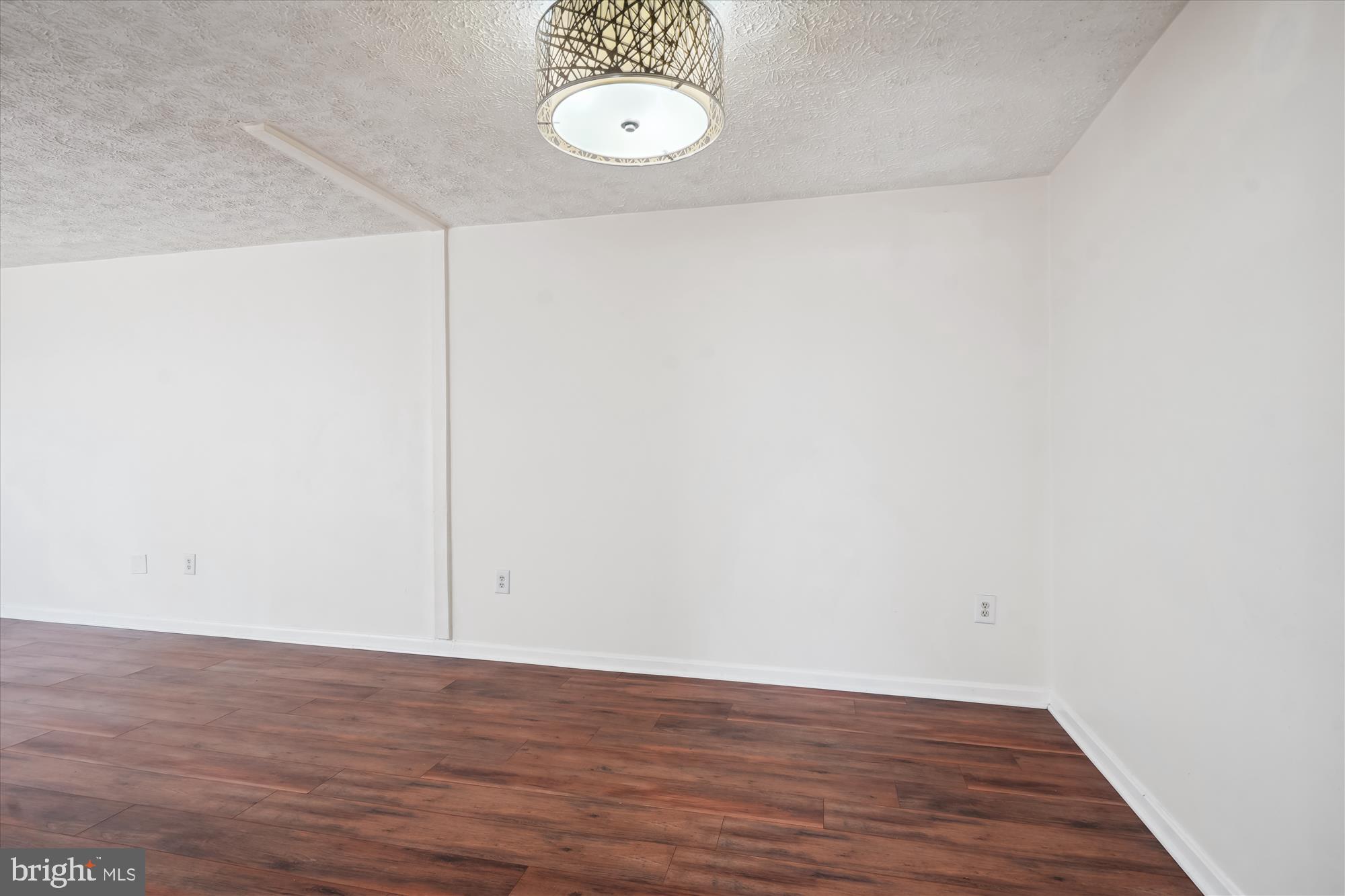 SINGLETONS GROVE - Residential Lease