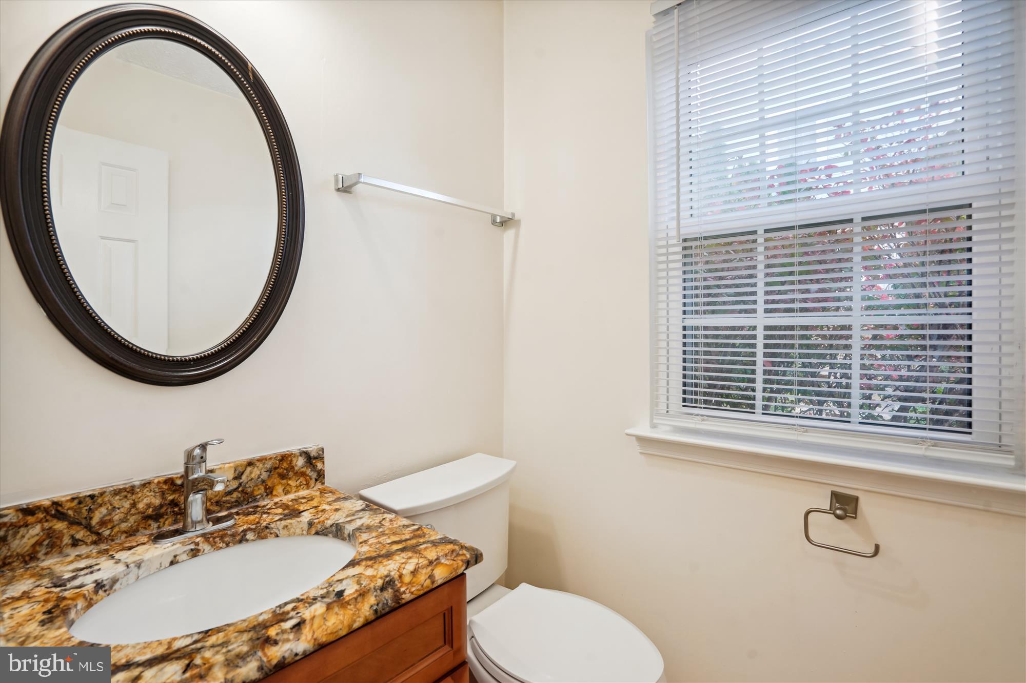 SINGLETONS GROVE - Residential Lease