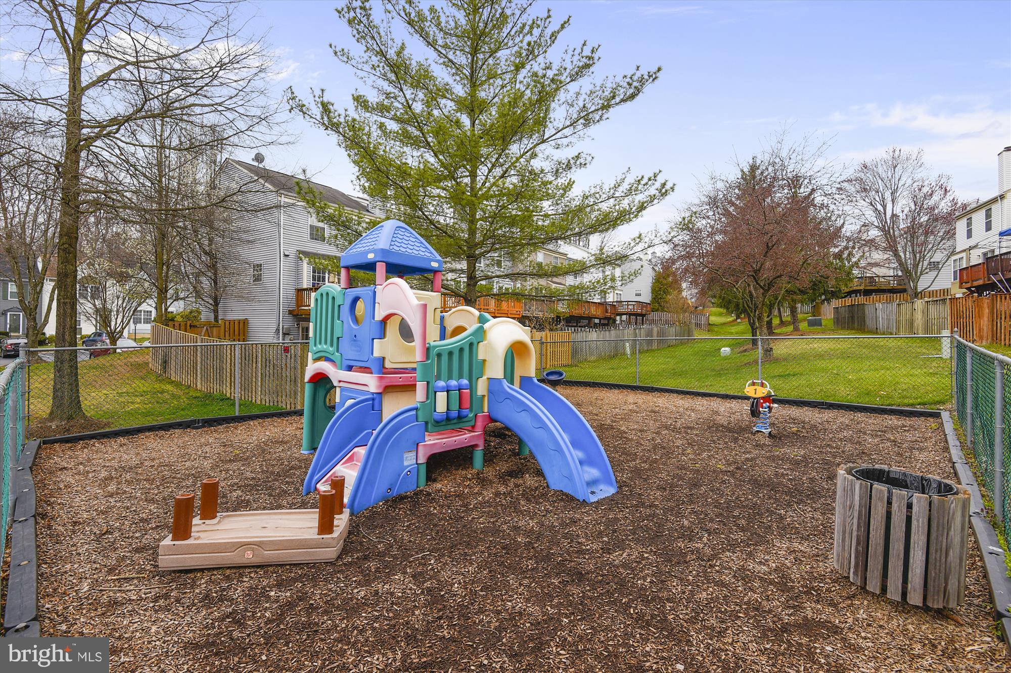 SINGLETONS GROVE - Residential Lease