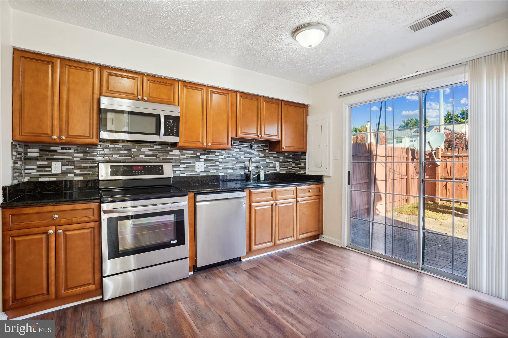 SINGLETONS GROVE - Residential Lease