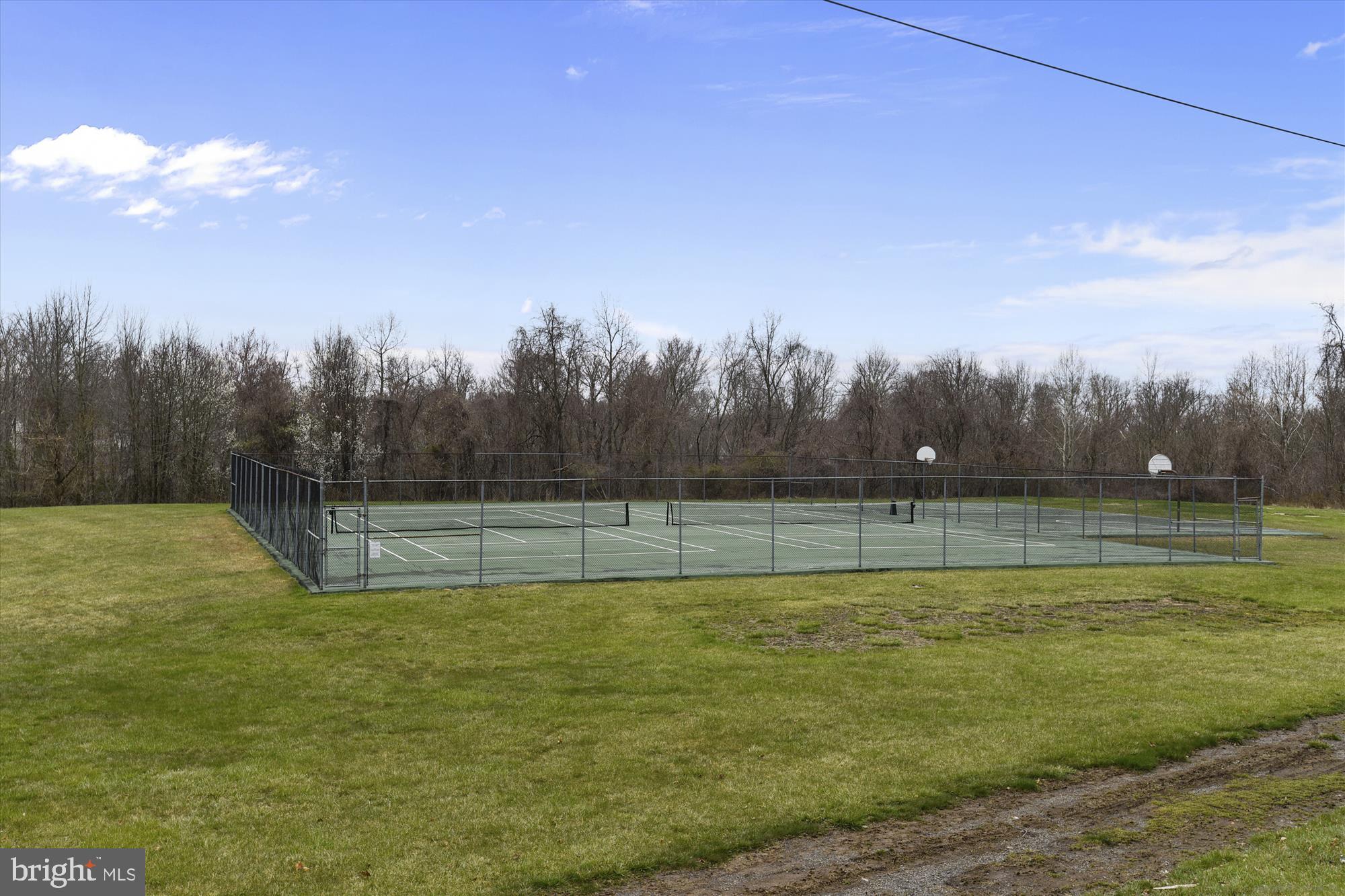 SINGLETONS GROVE - Residential Lease