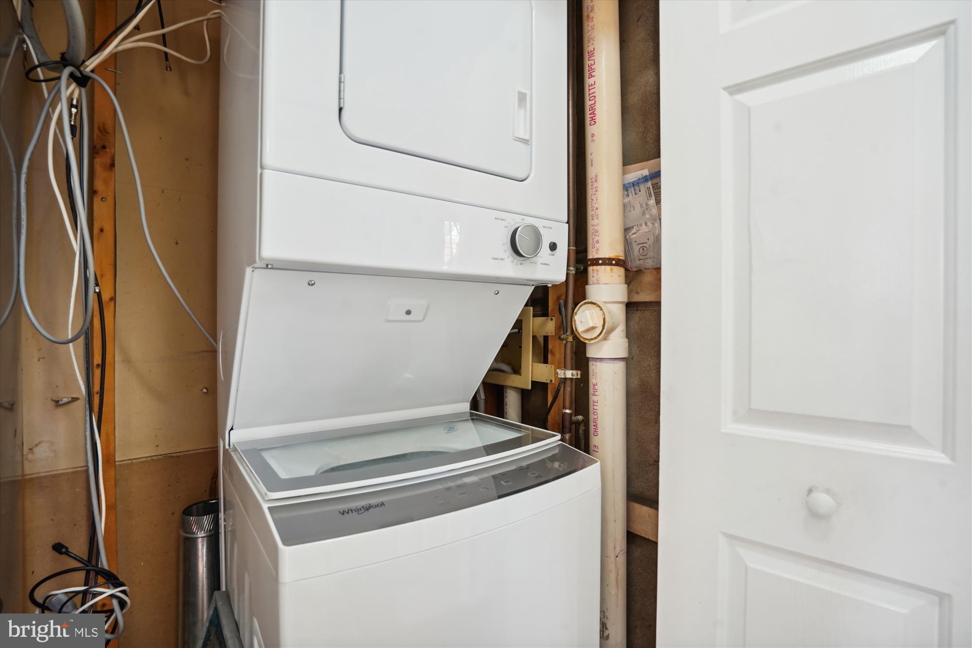 SINGLETONS GROVE - Residential Lease