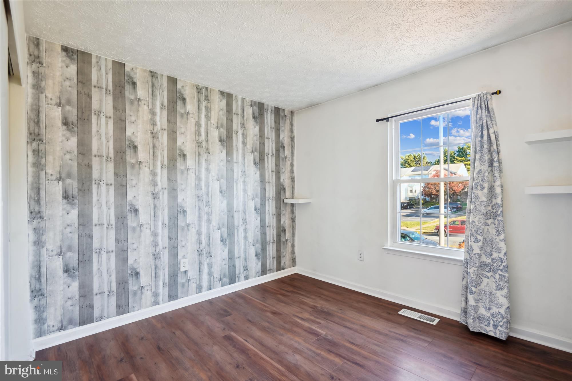 SINGLETONS GROVE - Residential Lease