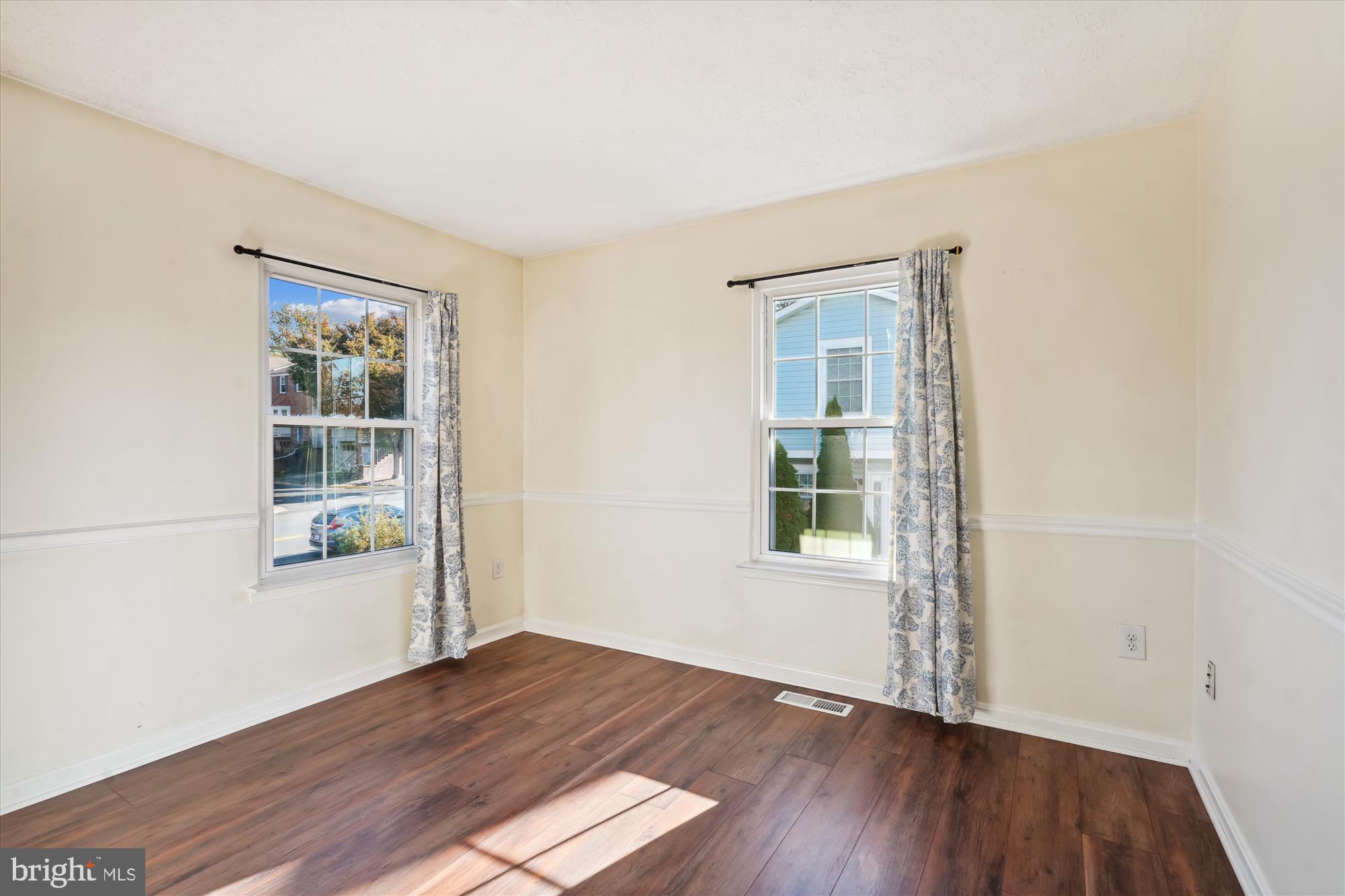 SINGLETONS GROVE - Residential Lease