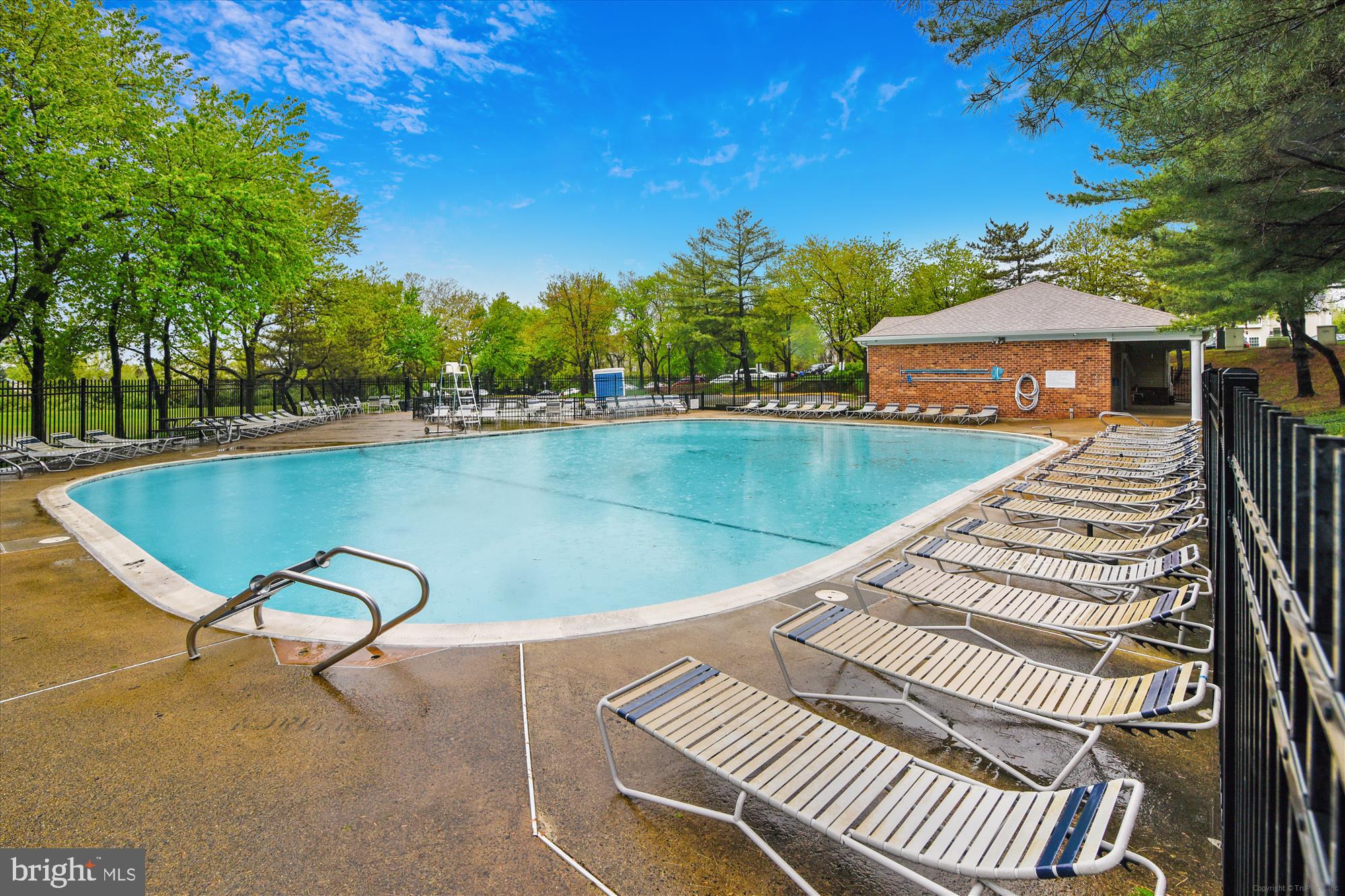 SINGLETONS GROVE - Residential Lease