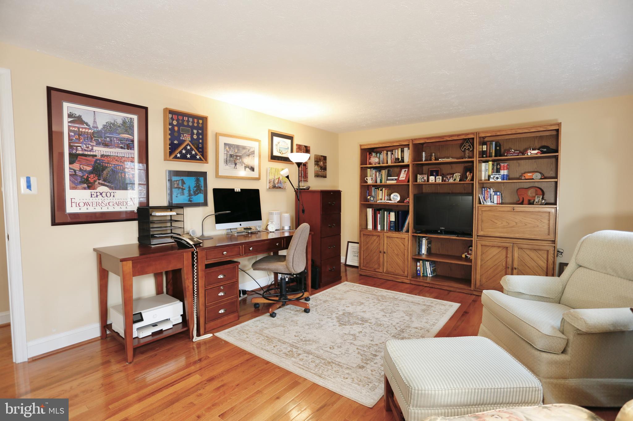 COUNTRY CLUB/LAKE MONTCLAIR - Residential