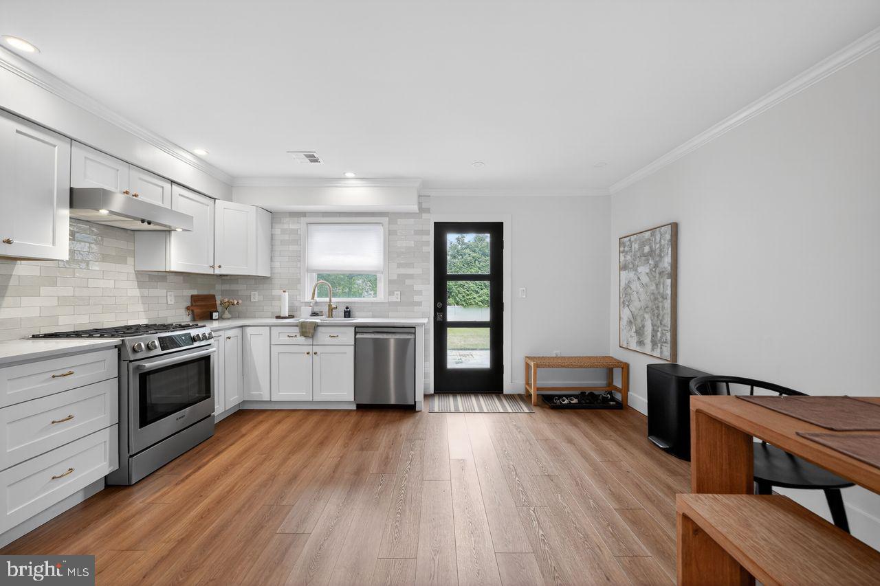 10 E SUTTON AVENUE