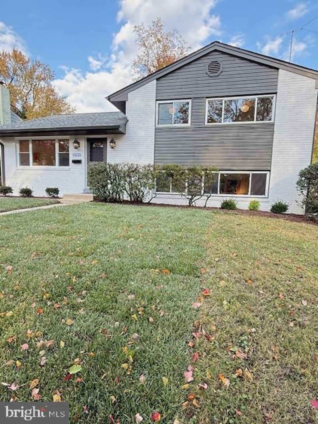 Photo of 10223 Leslie Street, SILVER SPRING, MD 20902 (MLS # MDMC2206860)