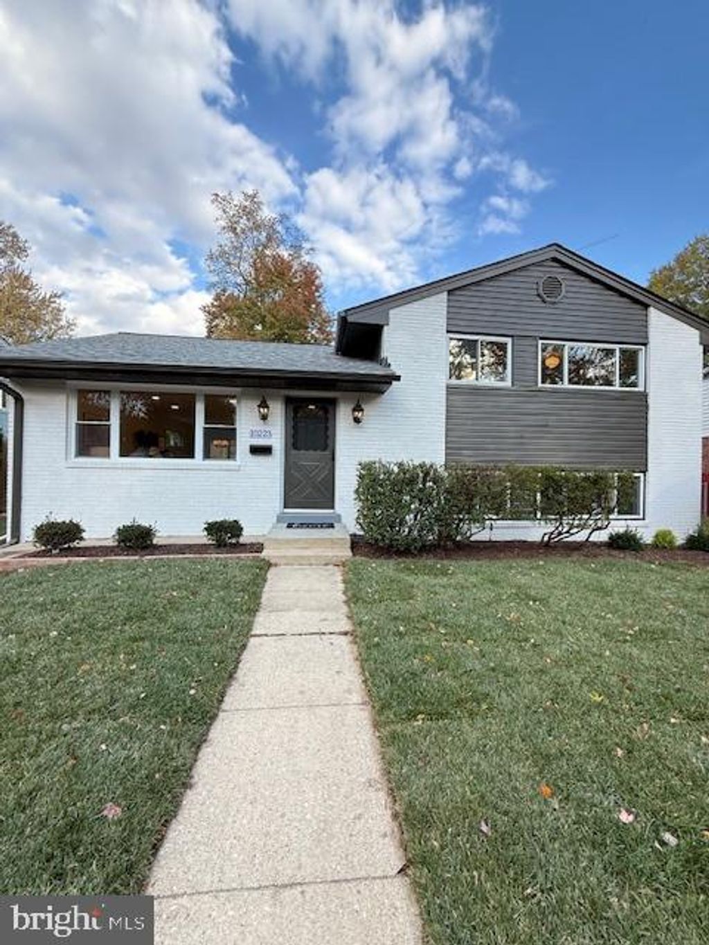 Photo of 10223 Leslie Street, SILVER SPRING, MD 20902 (MLS # MDMC2206860)