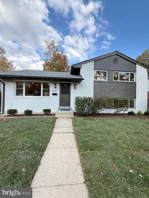 Photo of 10223 Leslie Street, SILVER SPRING, MD 20902 (MLS # MDMC2206860)