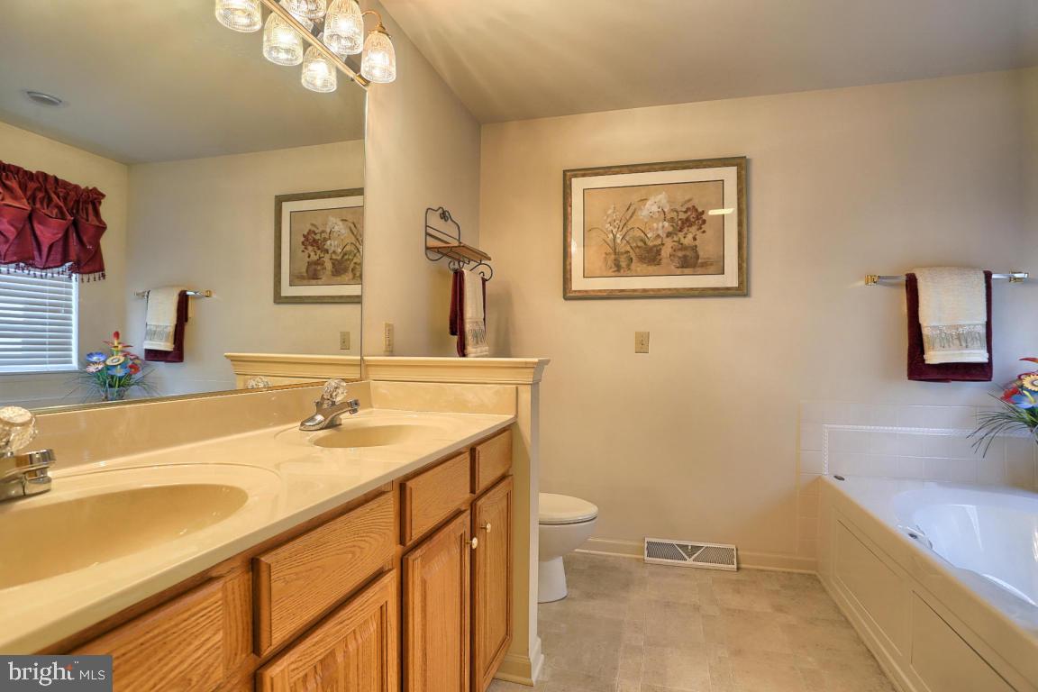 SUTHERLAND AT WOODS EDGE - Residential