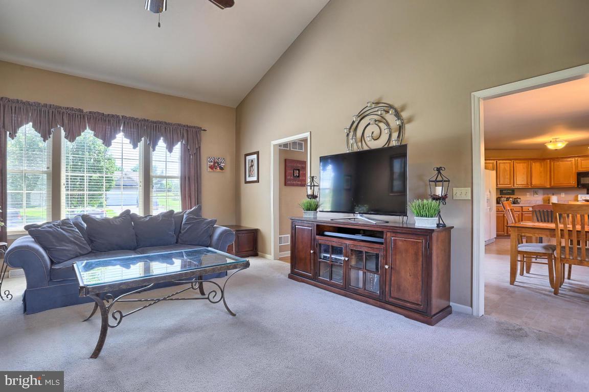 SUTHERLAND AT WOODS EDGE - Residential