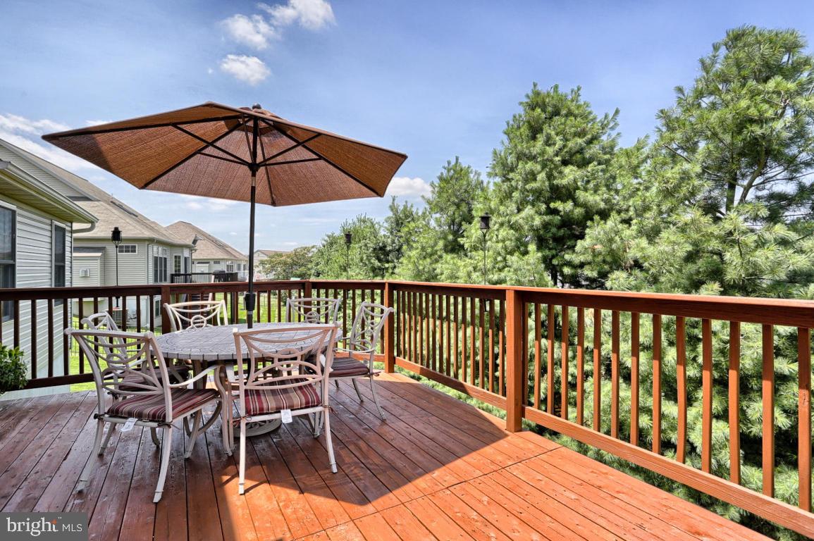 SUTHERLAND AT WOODS EDGE - Residential