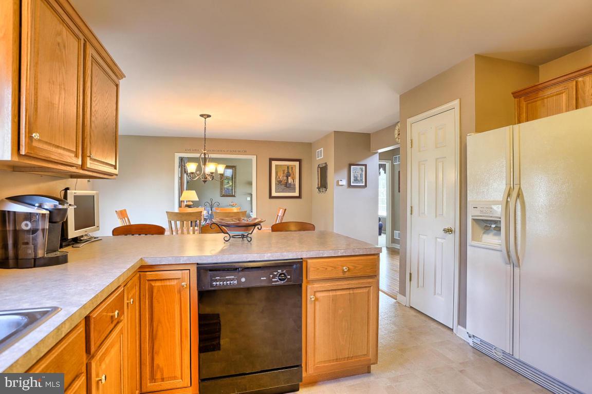 SUTHERLAND AT WOODS EDGE - Residential