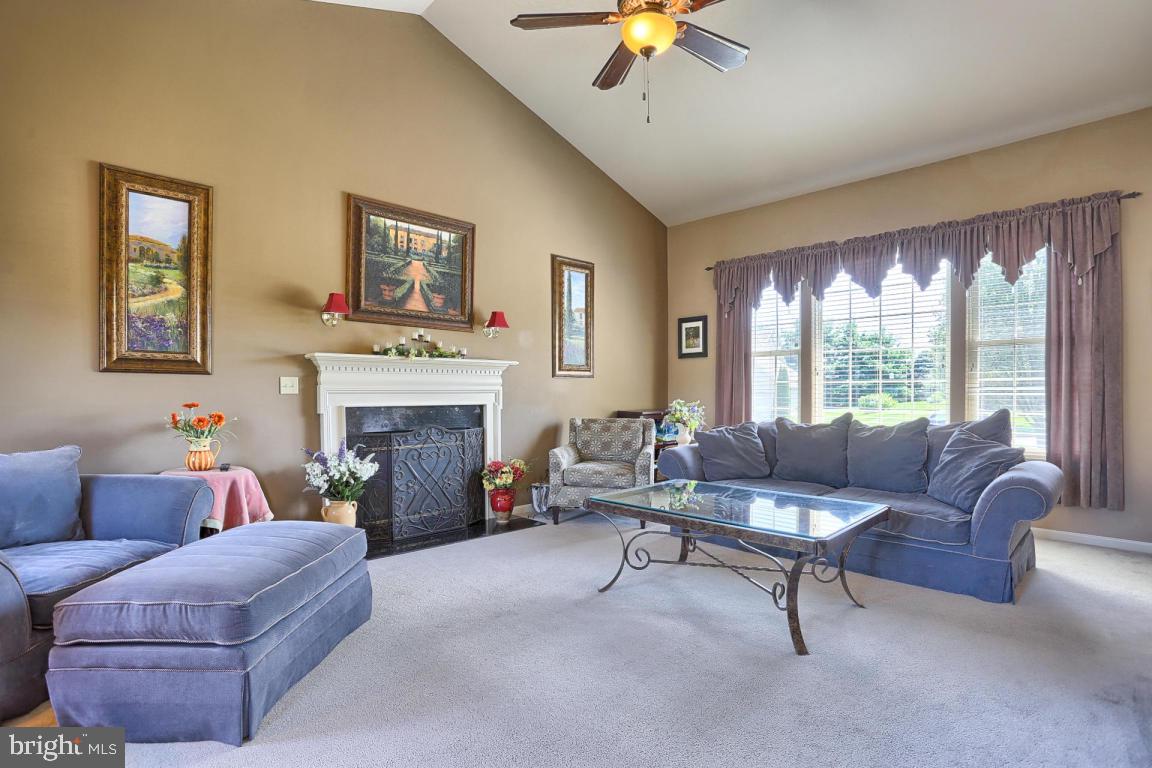 SUTHERLAND AT WOODS EDGE - Residential