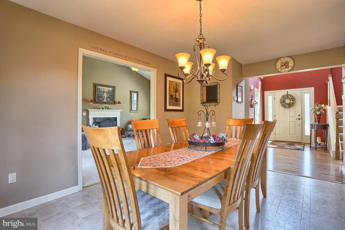SUTHERLAND AT WOODS EDGE - Residential