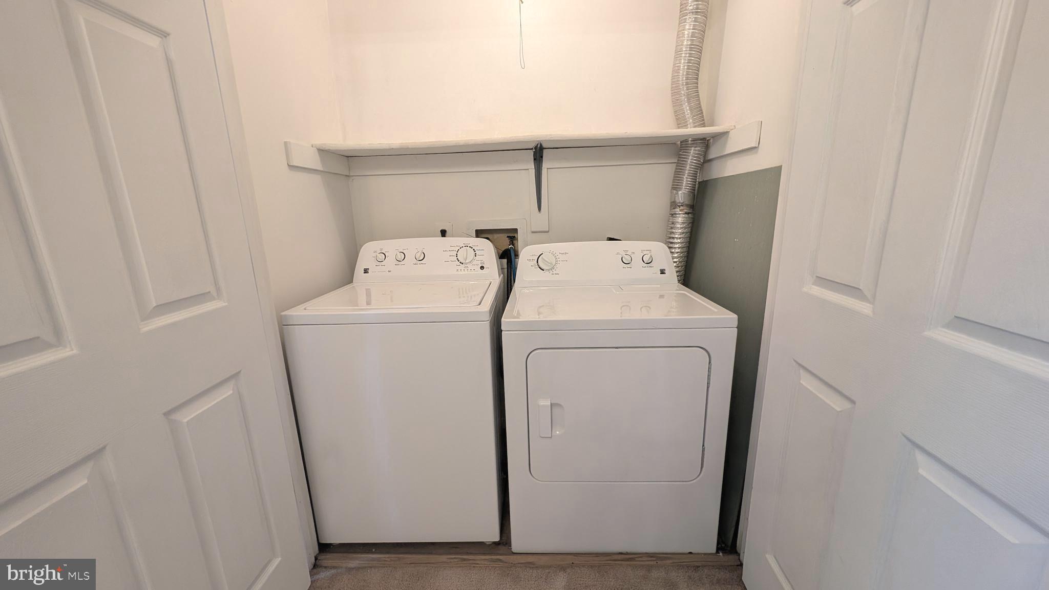 COLONIAL TERRACE - Residential