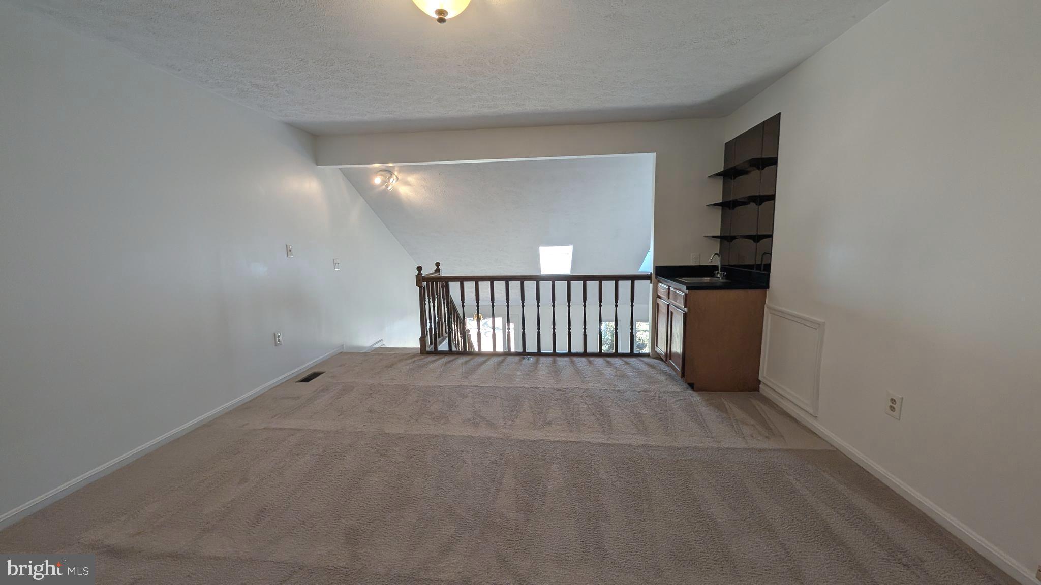 COLONIAL TERRACE - Residential