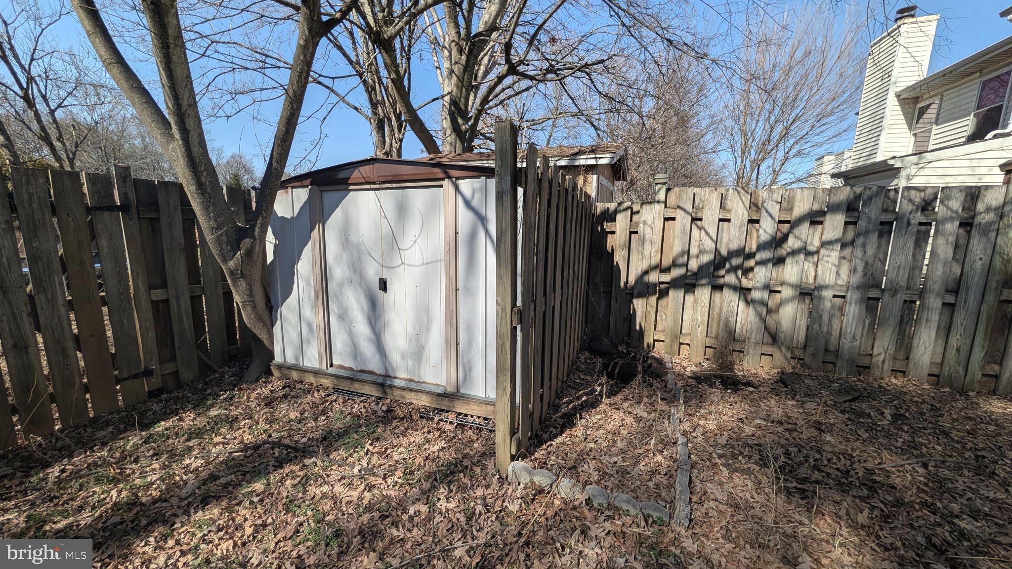 COLONIAL TERRACE - Residential