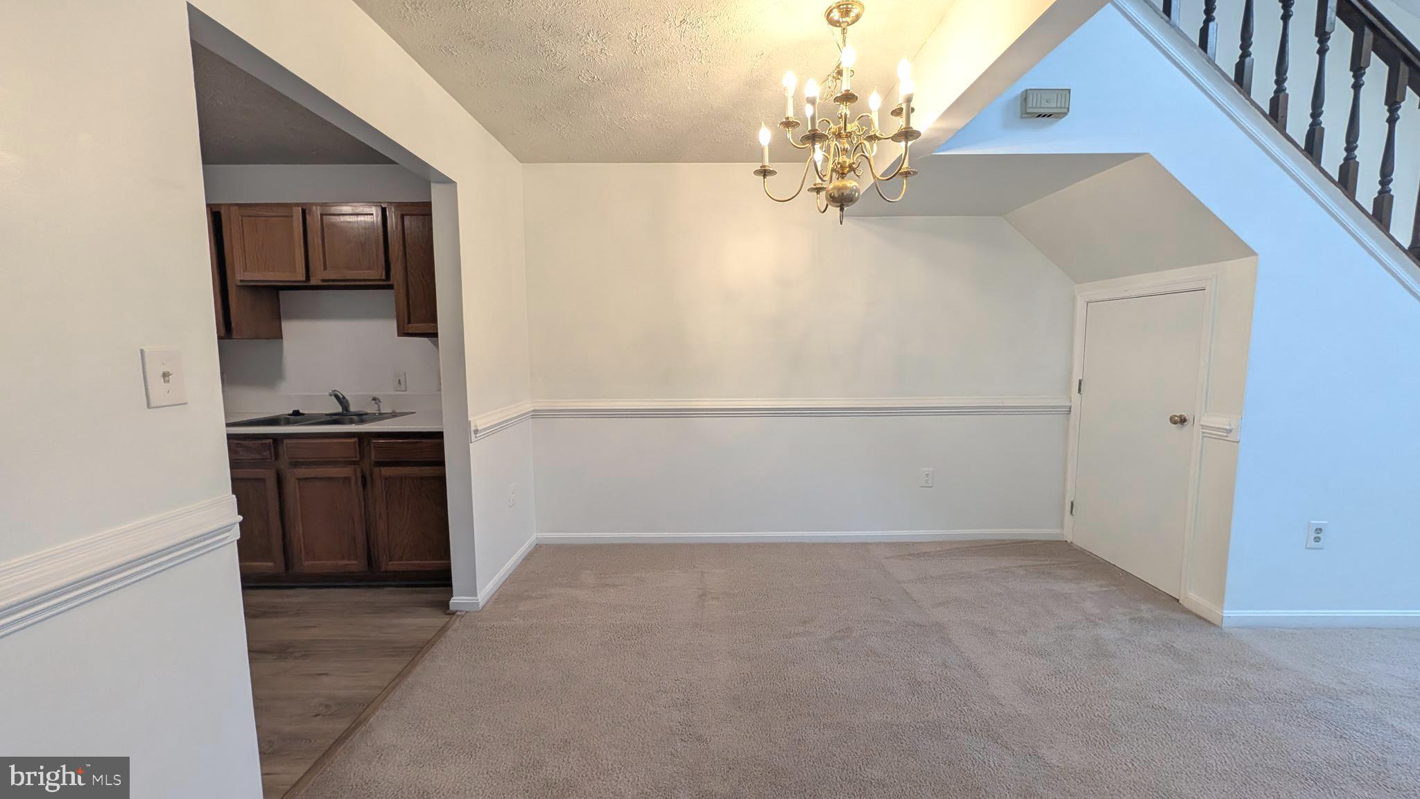 COLONIAL TERRACE - Residential