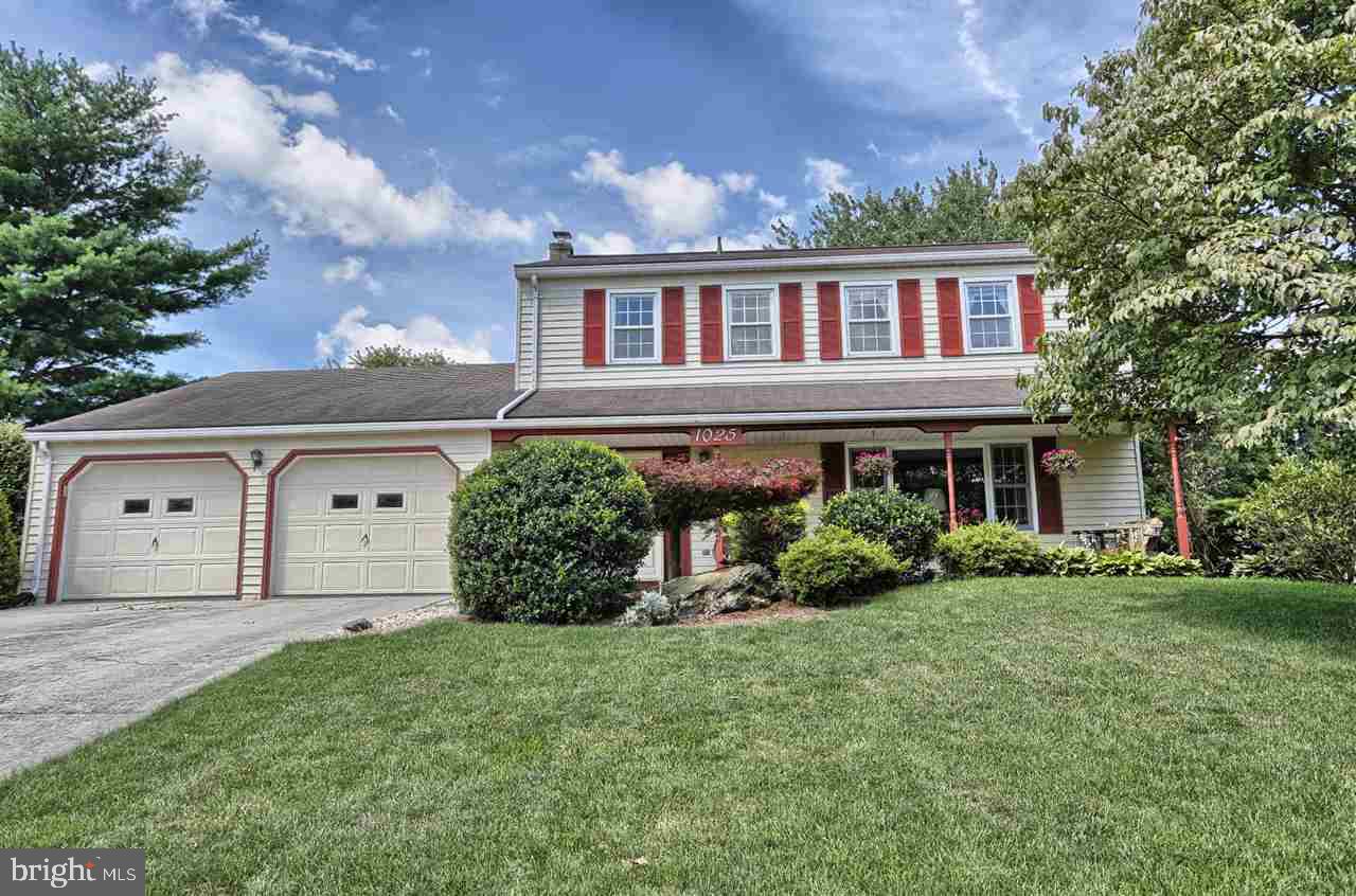 A lot of living to do and plenty of room for it! From the moment you walk through the door you will feel welcomed. Open floor plan from the family room to kitchen is perfect for the cook that doesn't want to be separated from the party! Spread out into the spacious sunroom & patio, perfect for grilling or relaxing in the hot tub. You'll find even more living space in the finished lower level, ideal for a rainy day playroom or an everyday game room. Conveniently located to everyday amenities & the Med Center