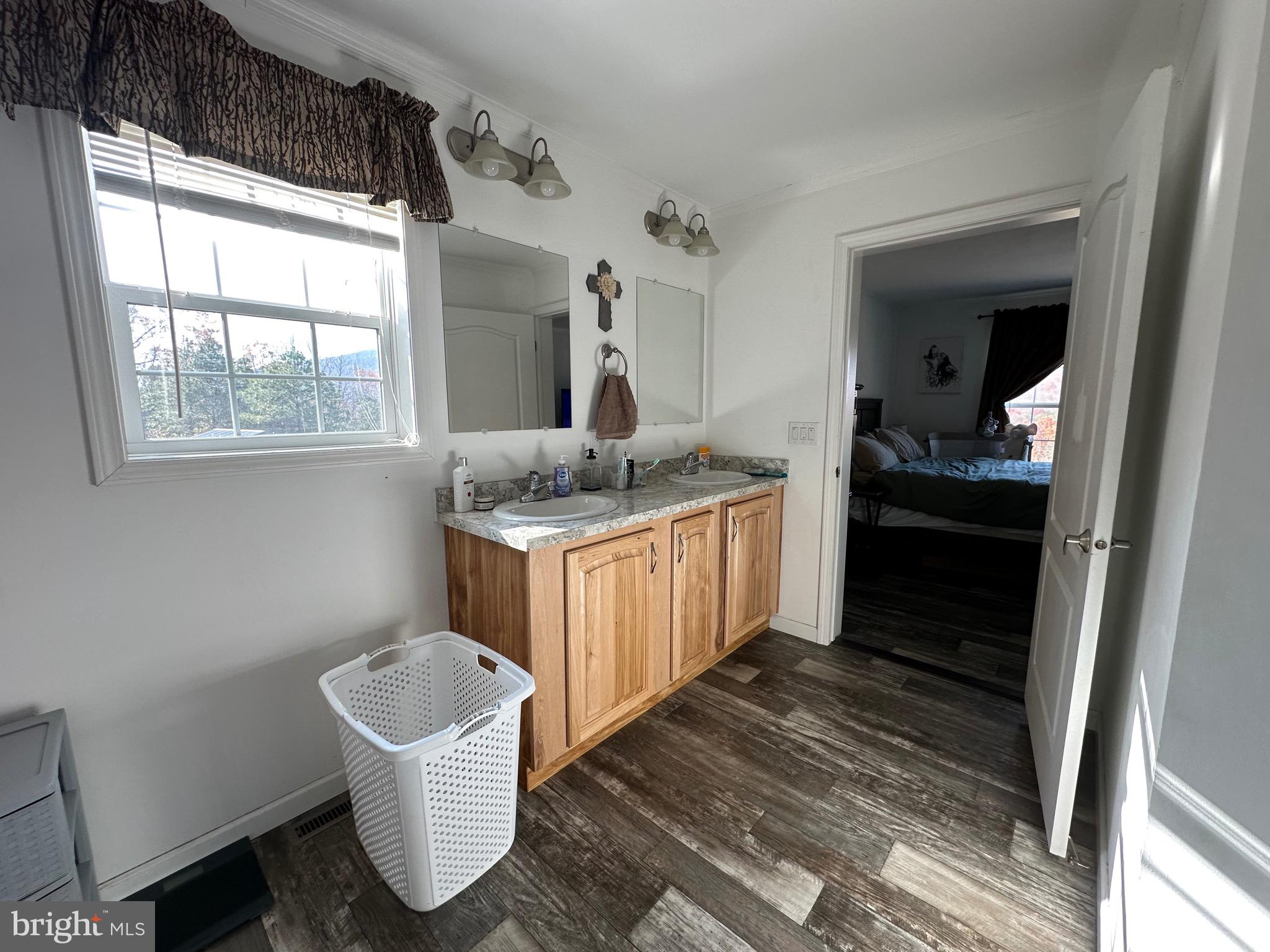 ELK HORN - Residential