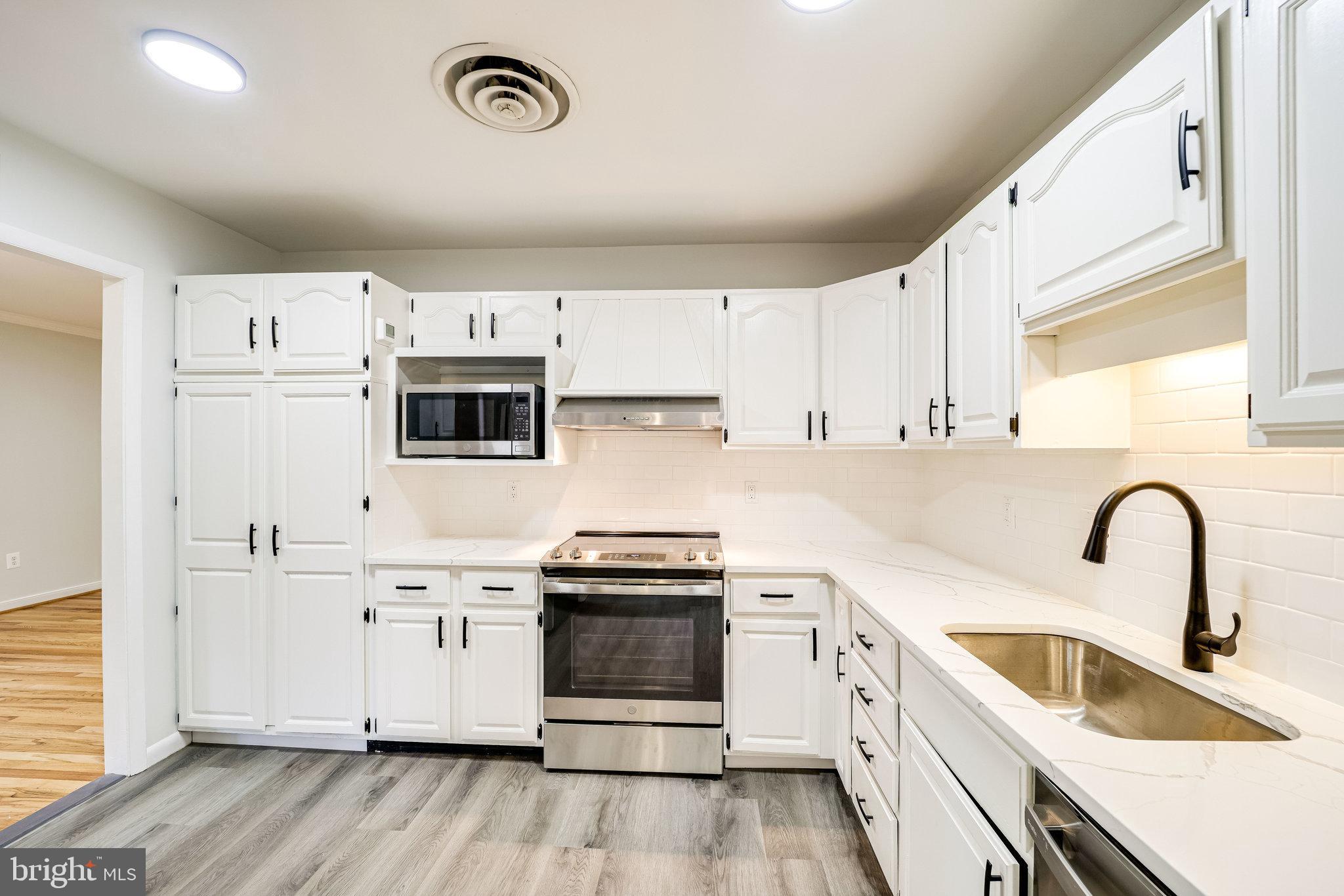 LINCOLNIA PARK - Residential Lease