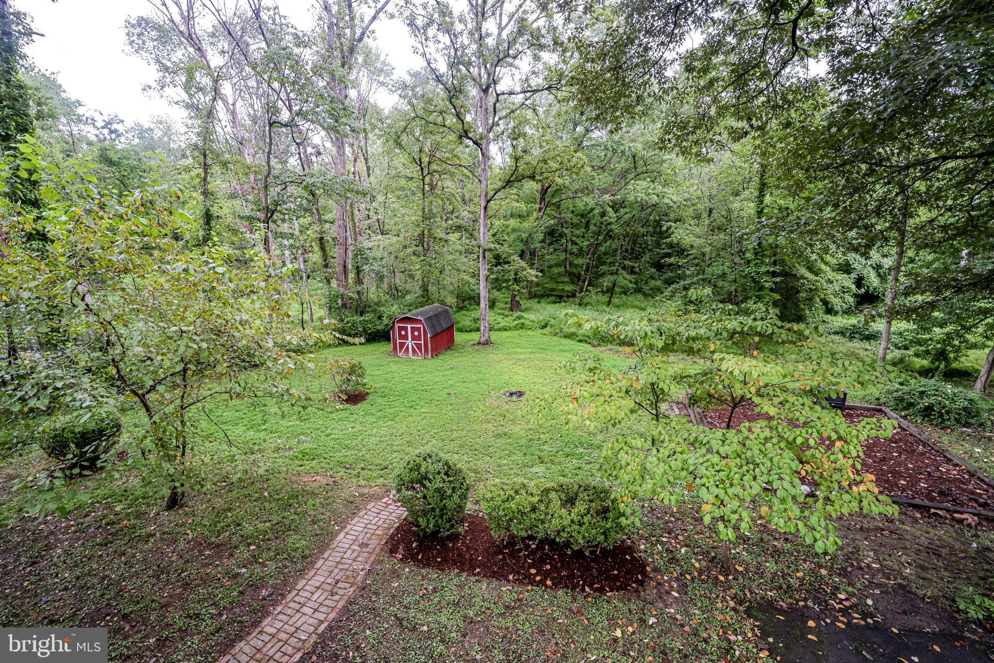 LINCOLNIA PARK - Residential Lease