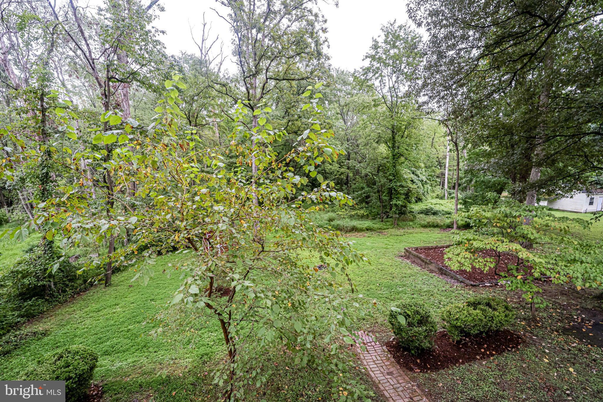 LINCOLNIA PARK - Residential Lease