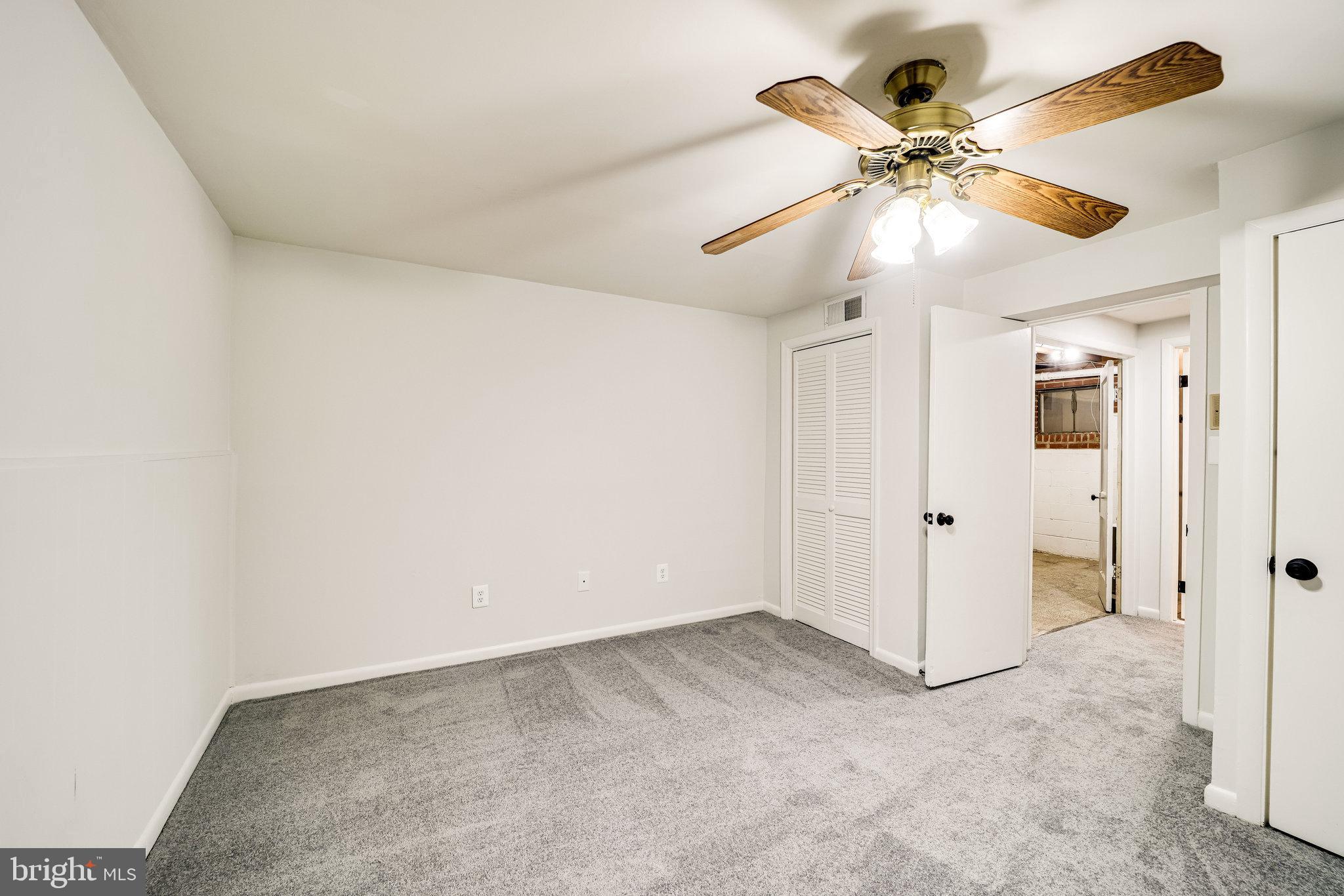 LINCOLNIA PARK - Residential Lease