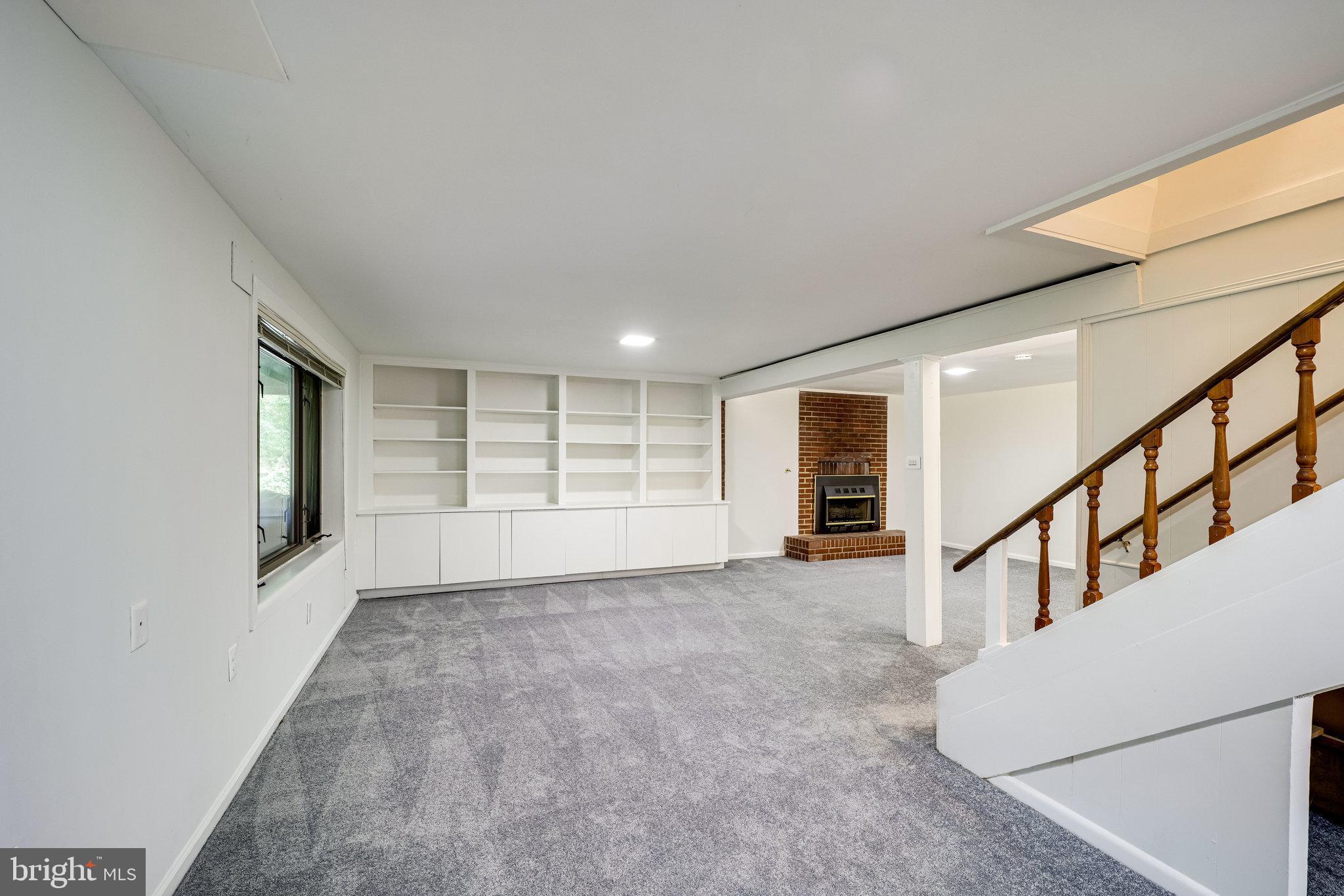 LINCOLNIA PARK - Residential Lease