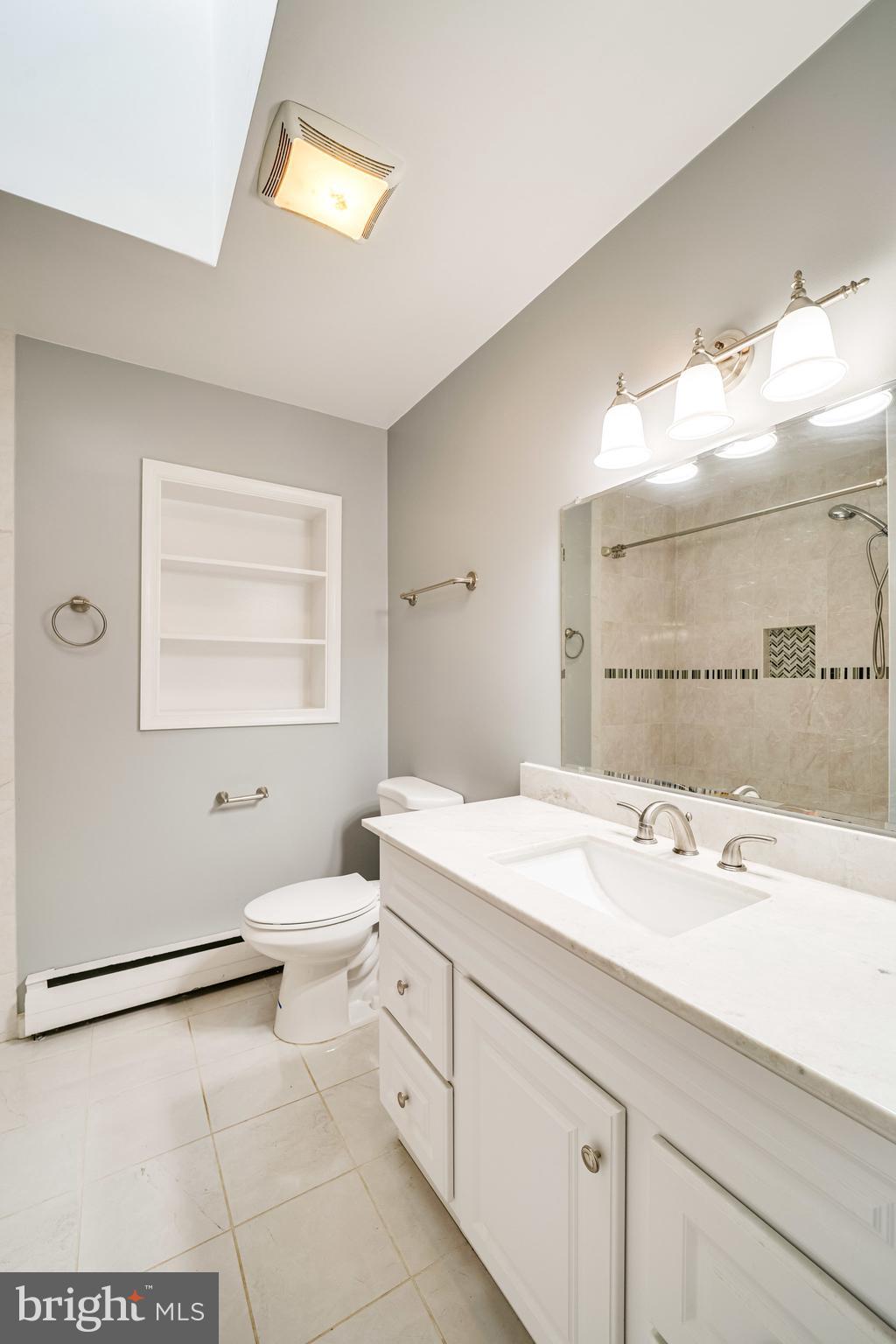 LINCOLNIA PARK - Residential Lease