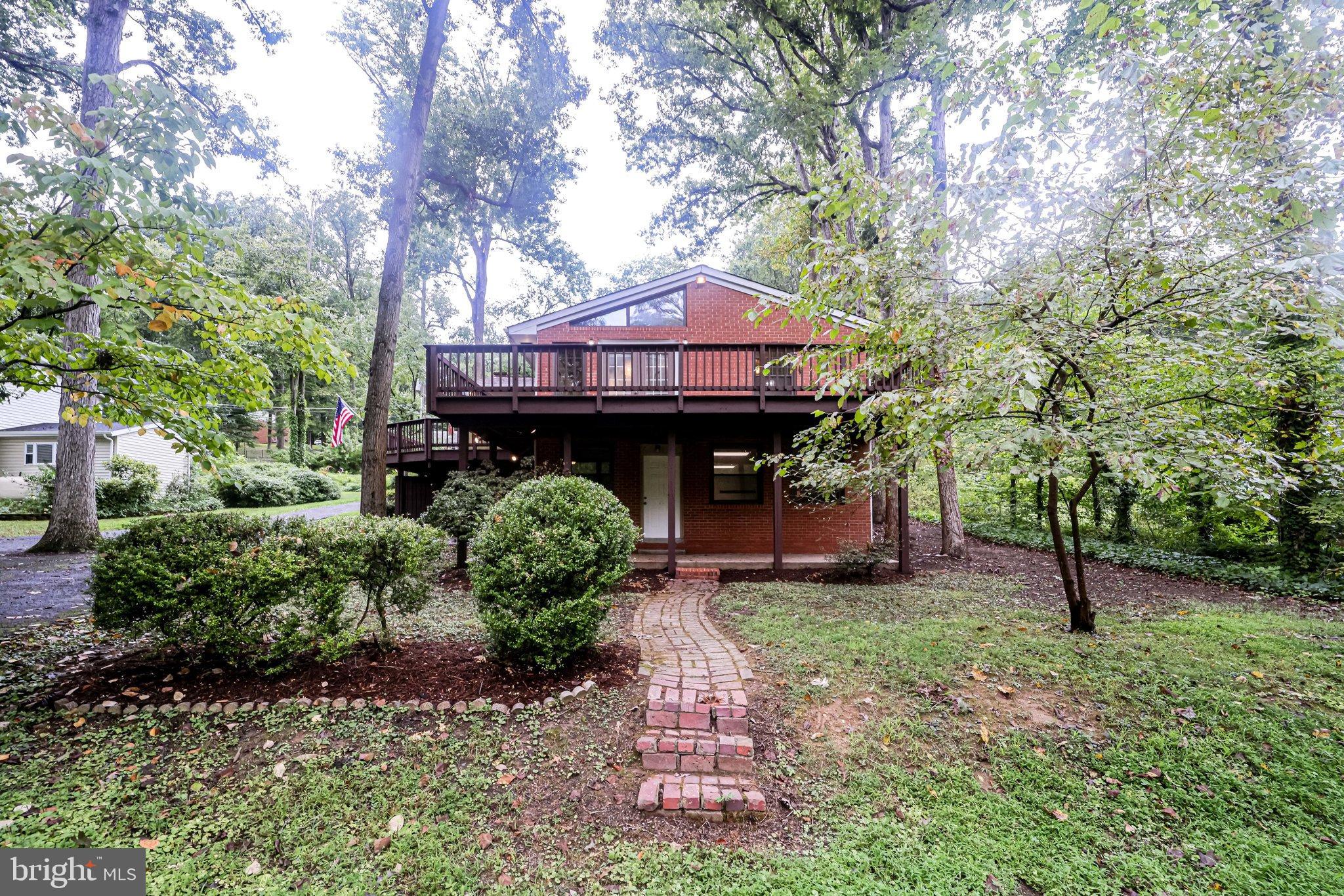 LINCOLNIA PARK - Residential Lease