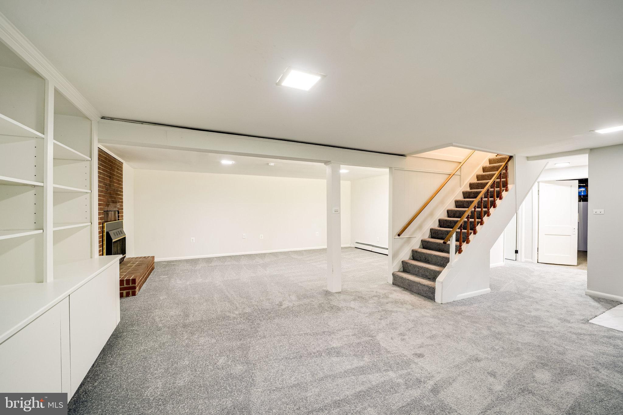 LINCOLNIA PARK - Residential Lease