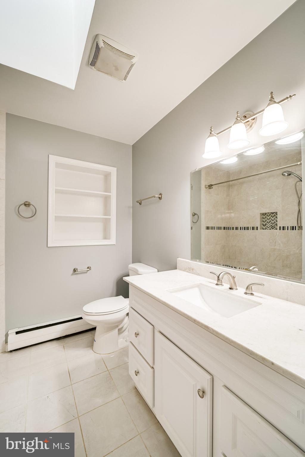 LINCOLNIA PARK - Residential Lease