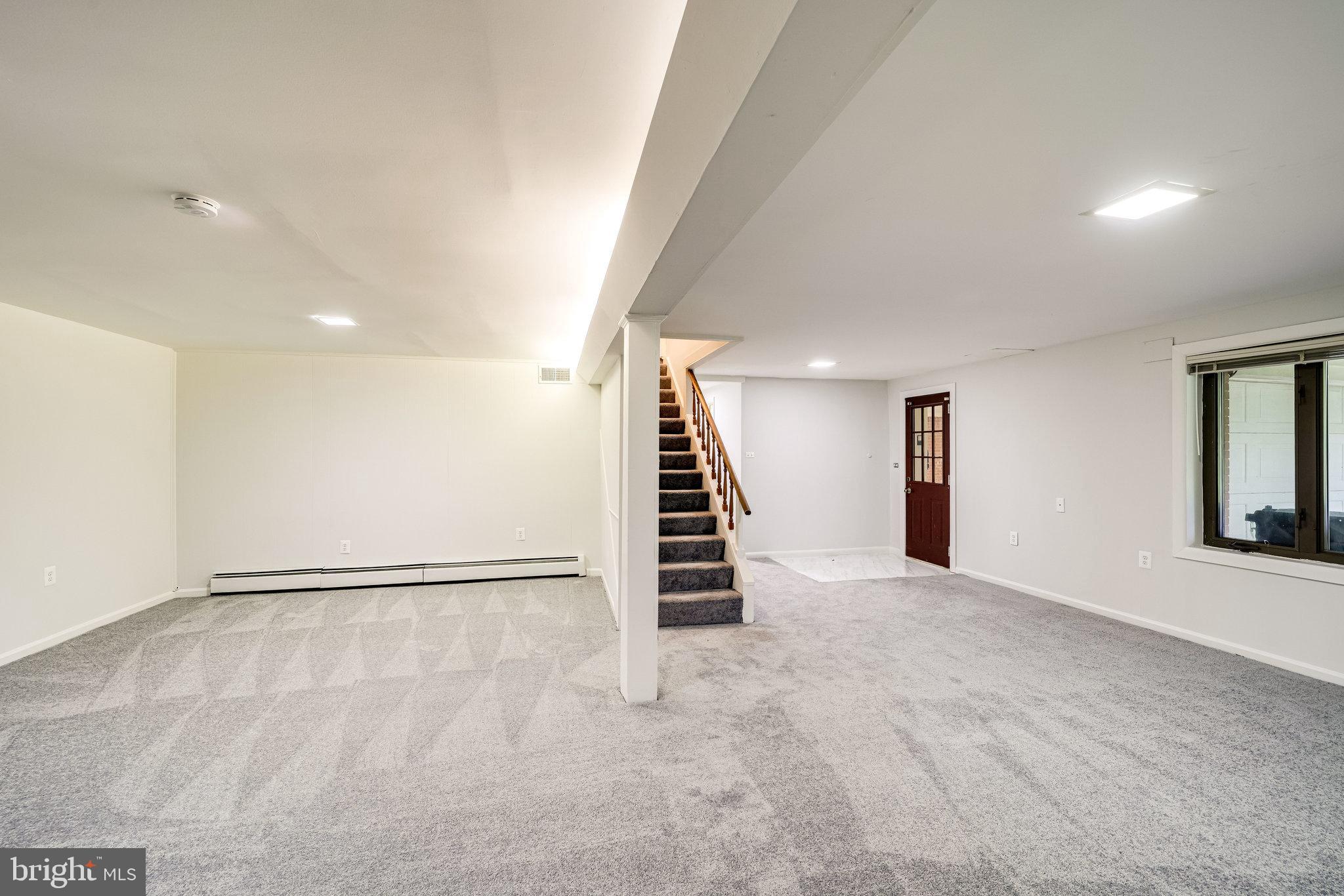 LINCOLNIA PARK - Residential Lease