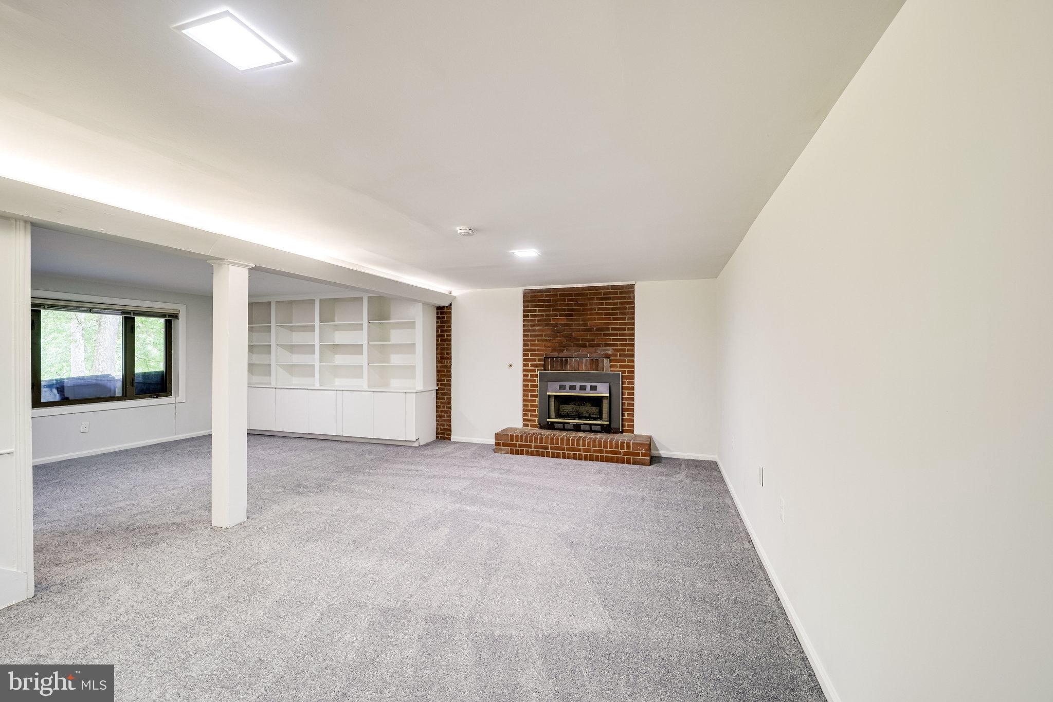 LINCOLNIA PARK - Residential Lease