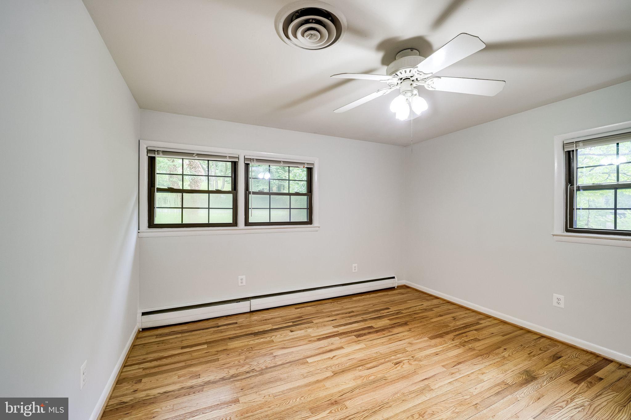 LINCOLNIA PARK - Residential Lease