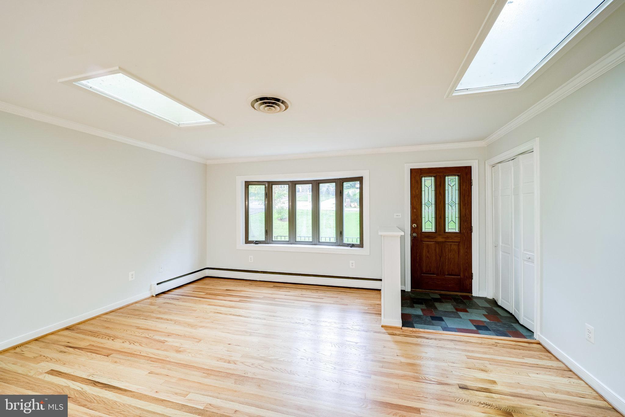 LINCOLNIA PARK - Residential Lease