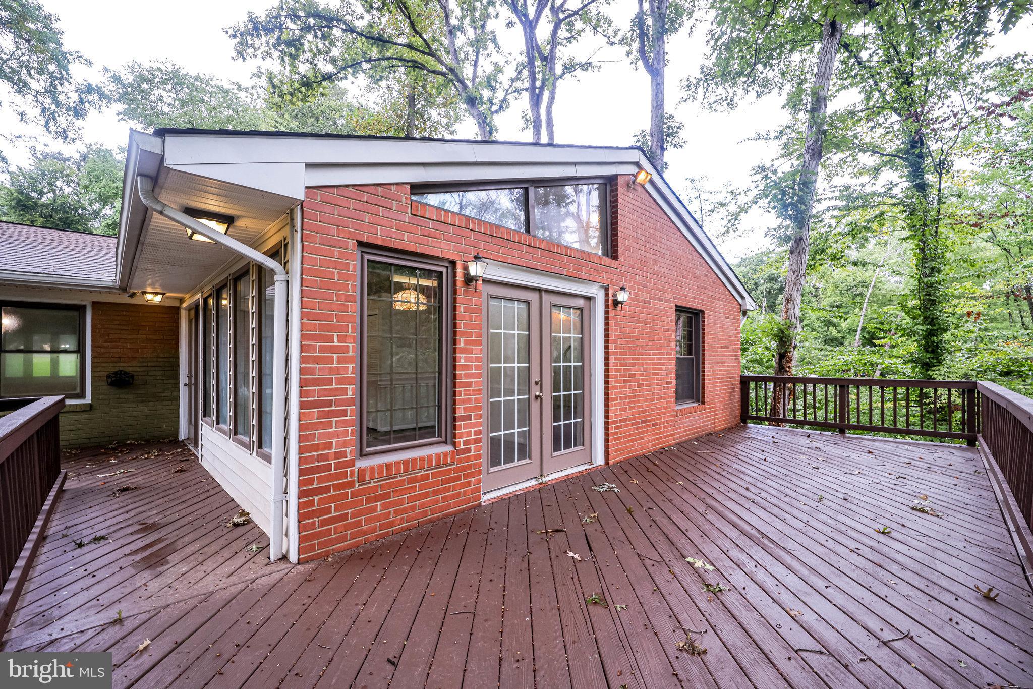 LINCOLNIA PARK - Residential Lease