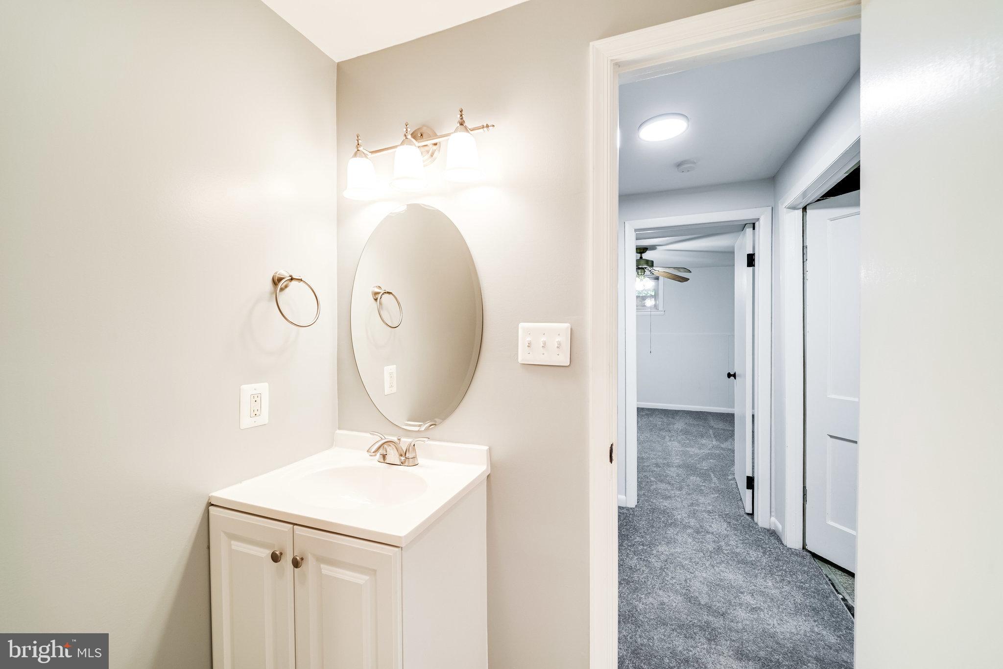 LINCOLNIA PARK - Residential Lease