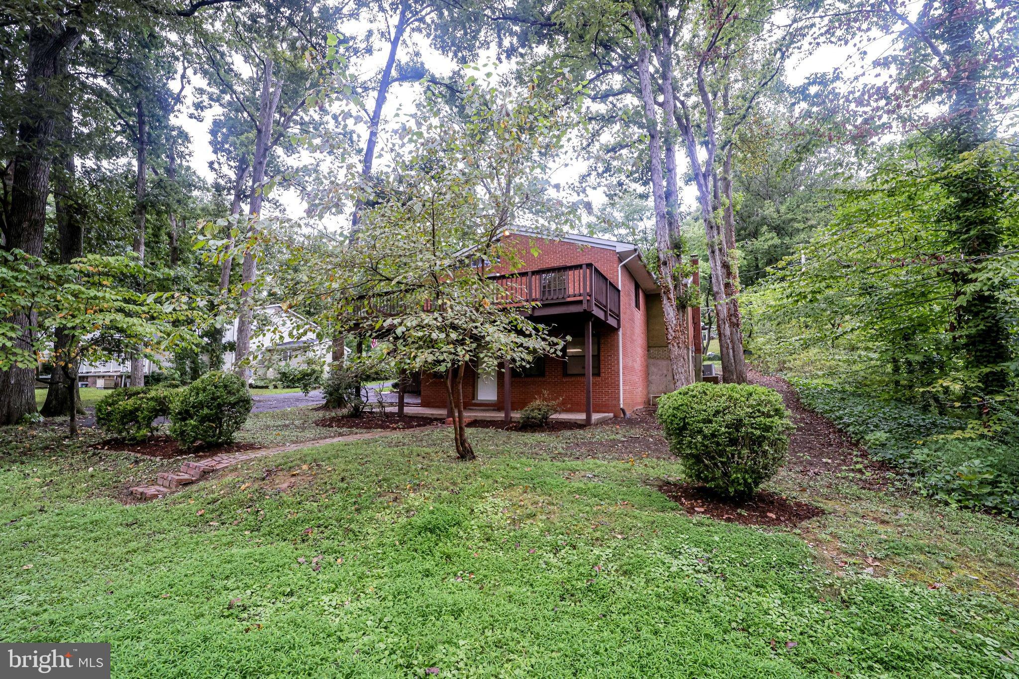 LINCOLNIA PARK - Residential Lease