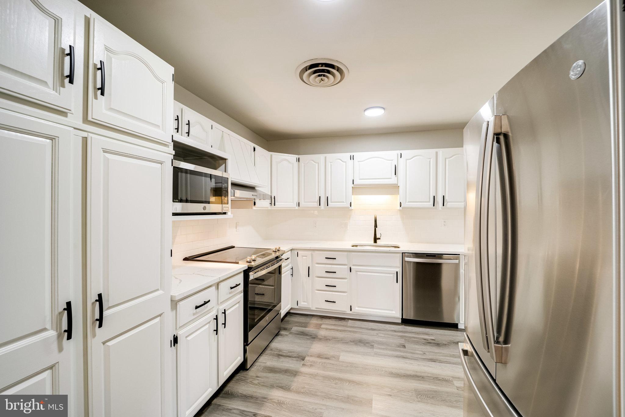 LINCOLNIA PARK - Residential Lease