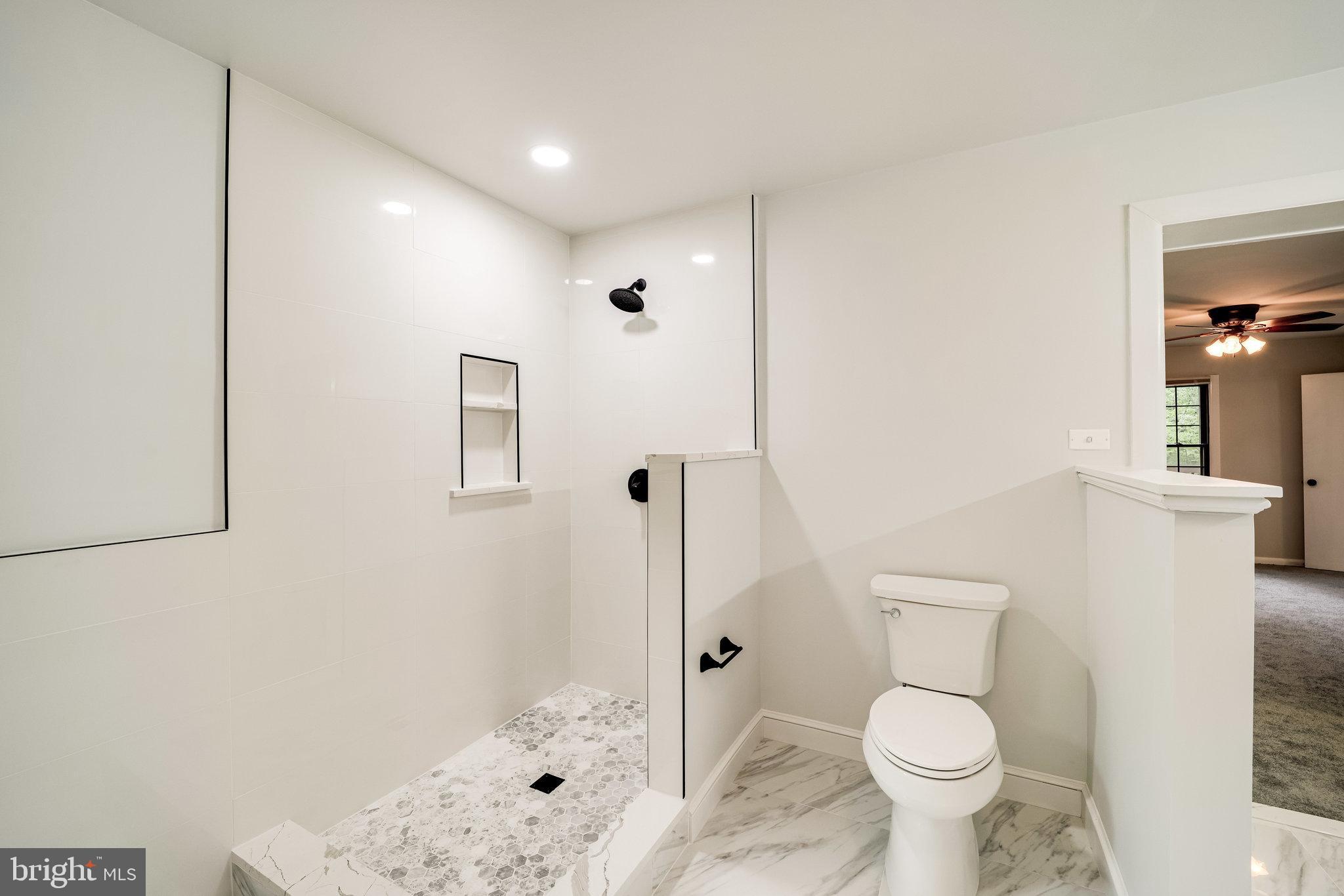 LINCOLNIA PARK - Residential Lease