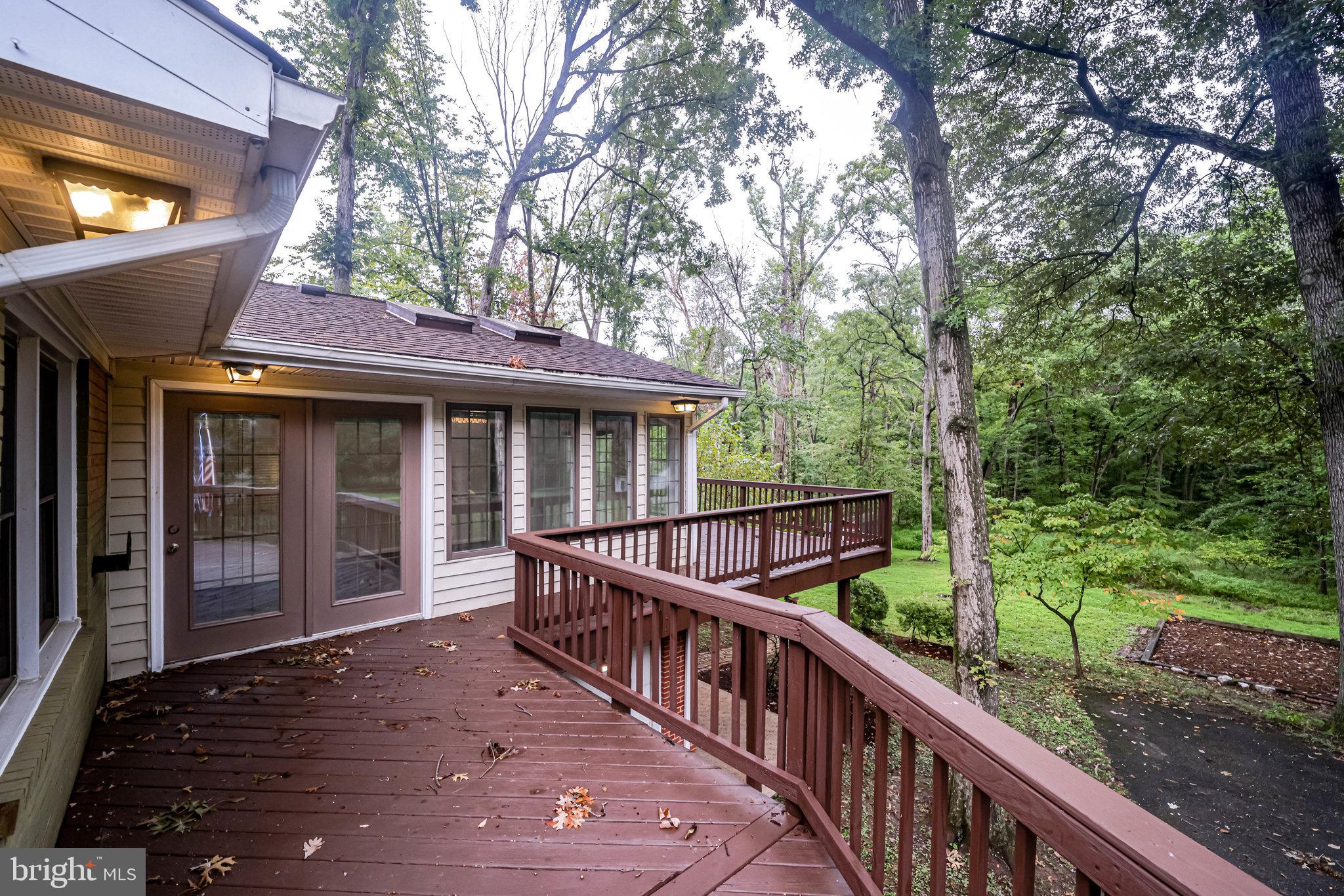 LINCOLNIA PARK - Residential Lease