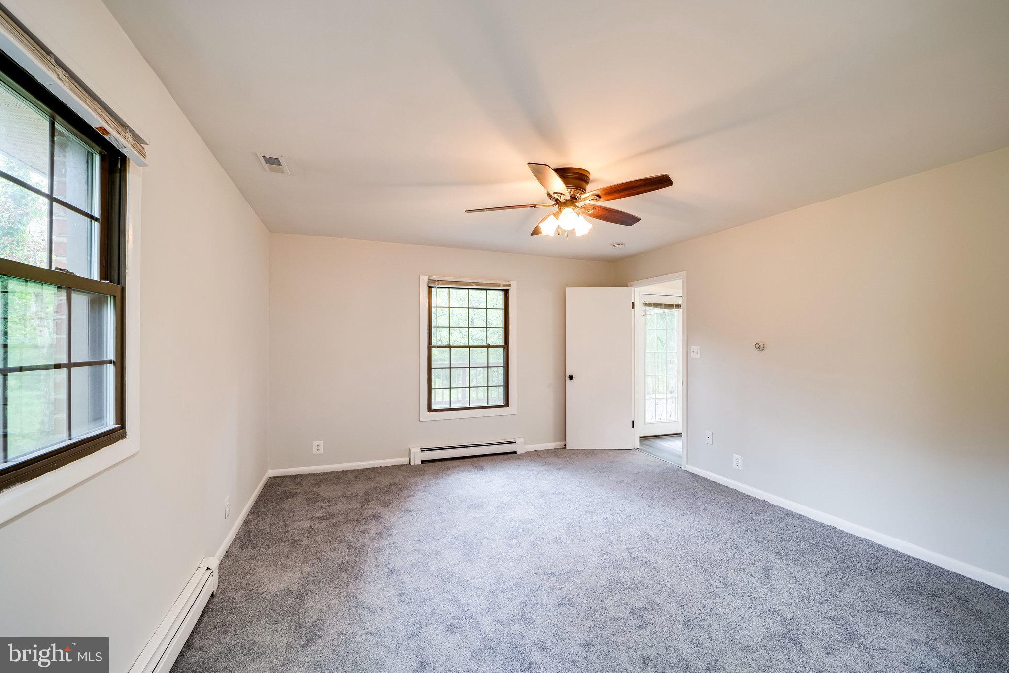 LINCOLNIA PARK - Residential Lease