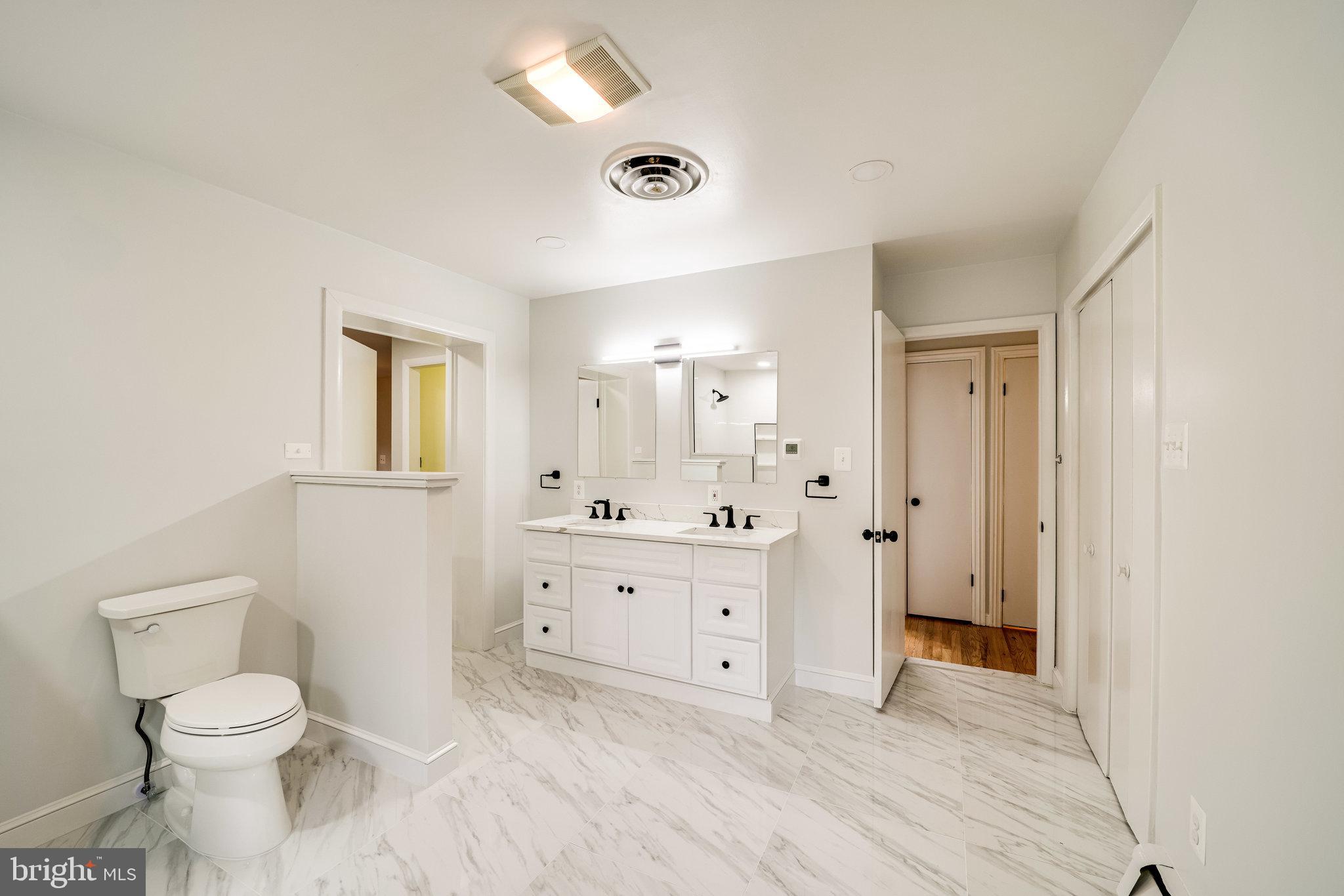 LINCOLNIA PARK - Residential Lease